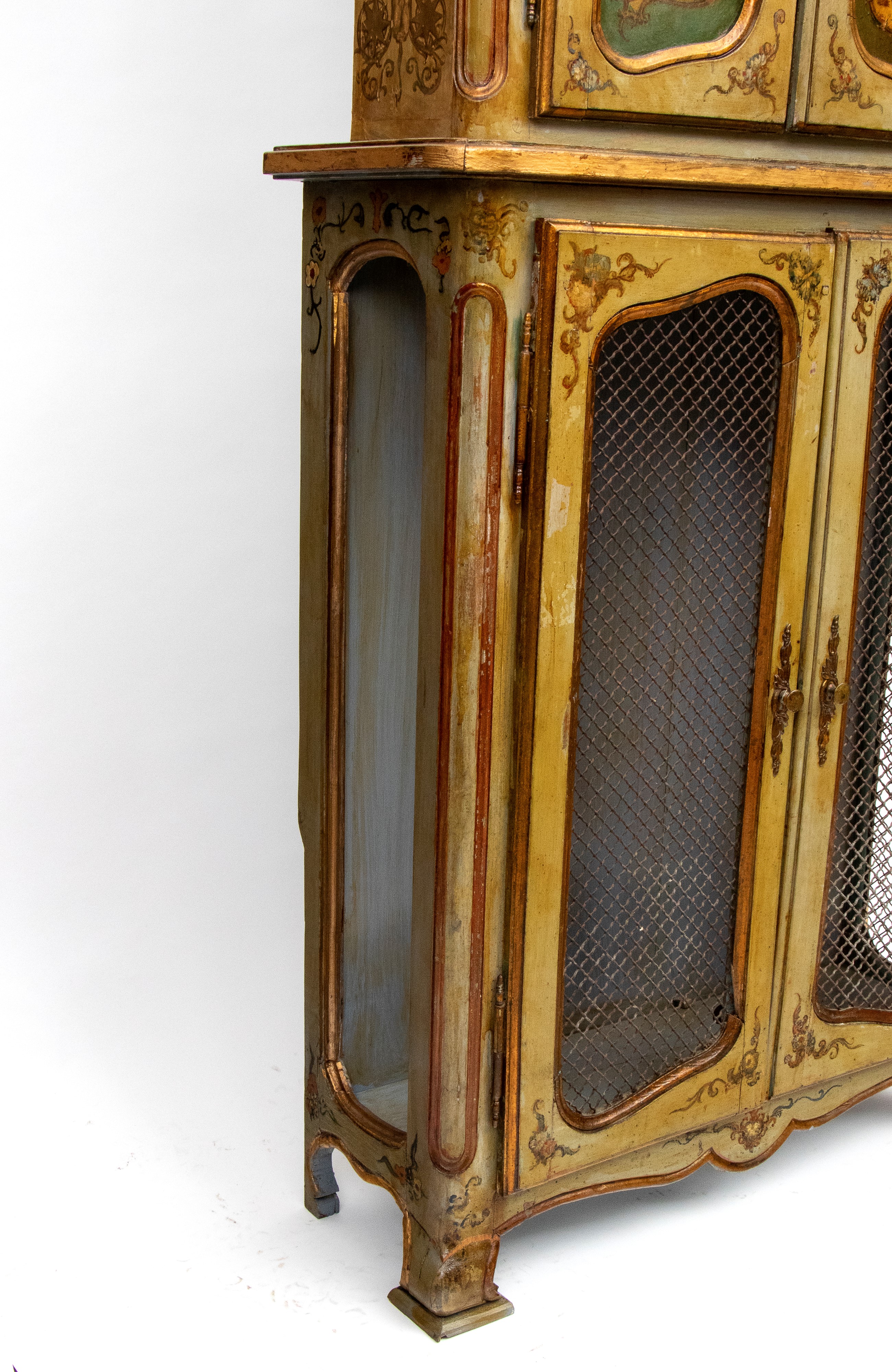 Credenza a due corpi, laccata e dipinta, Venezia, XX secolo