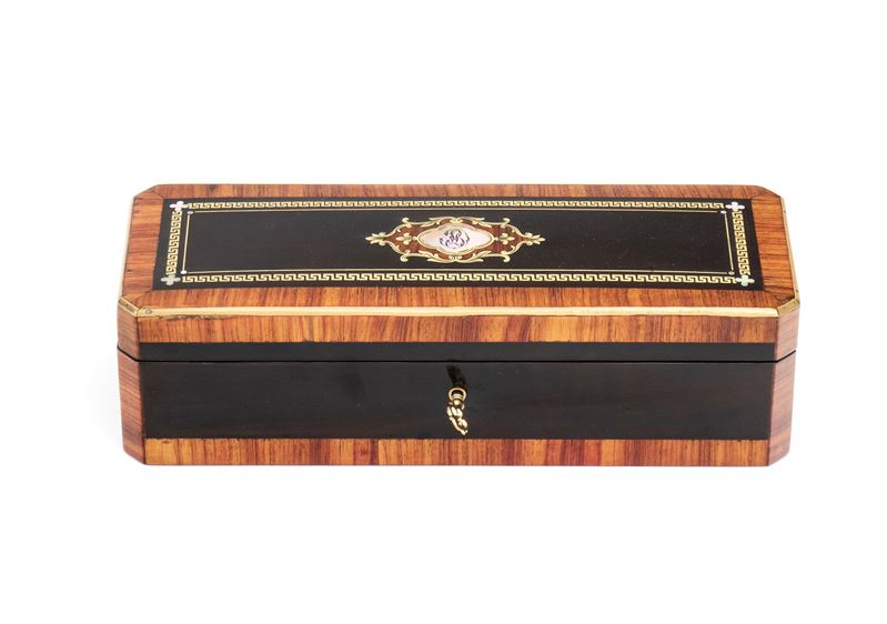 Charles-guillaume Diehl - Scatola in legno intarsiato con decorazioni in ottone e madreperla