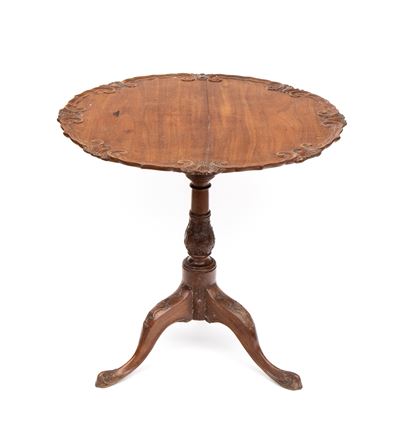 Tavolino a vela, Inghilterra, XVIII secolo, legno di mogano, diametro 78 cm