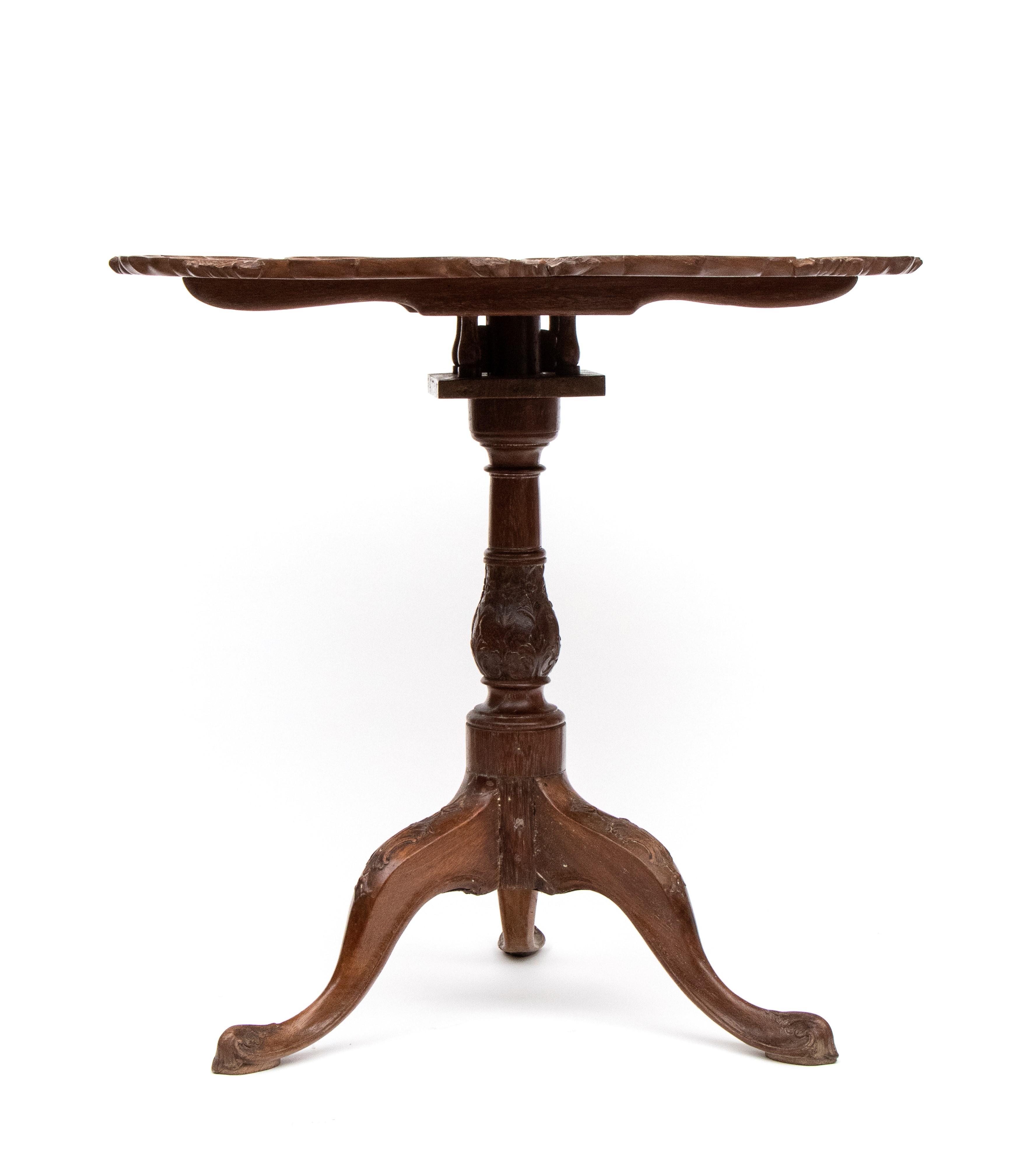 Tavolino a vela, Inghilterra, XVIII secolo, legno di mogano, diametro 78 cm
