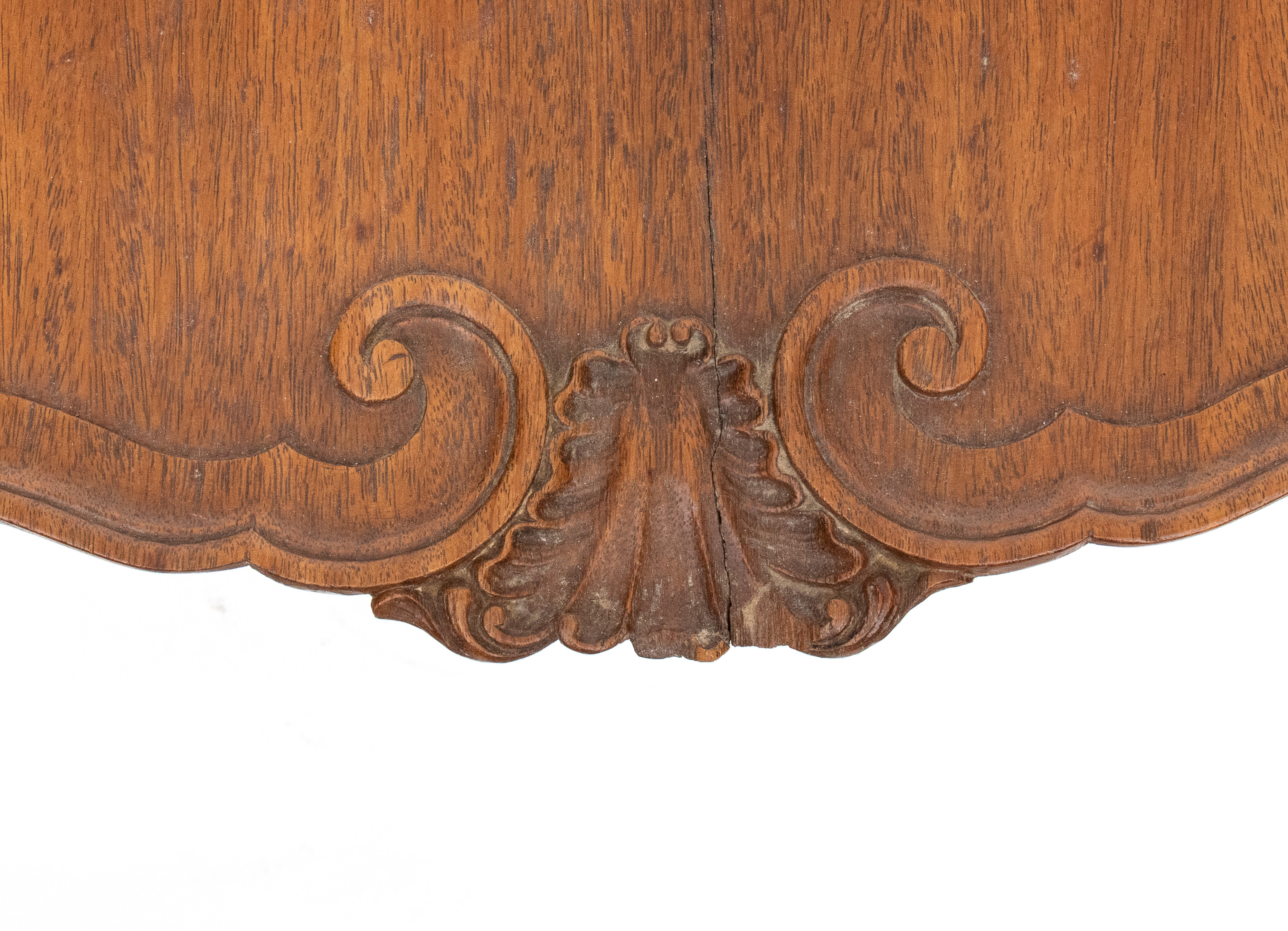 Tavolino a vela, Inghilterra, XVIII secolo, legno di mogano, diametro 78 cm