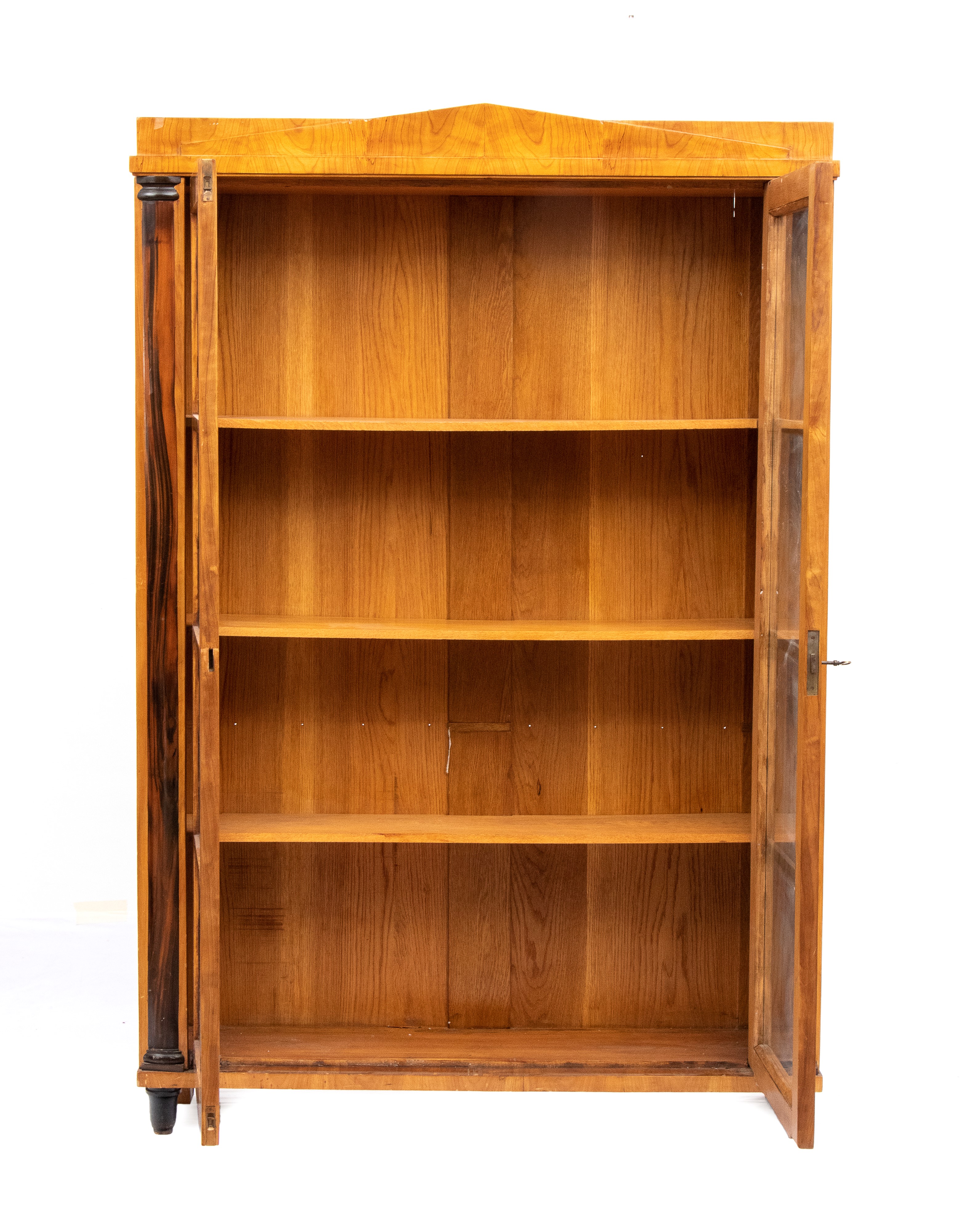 Vetrina a due ante Biedermeier in legno di olmo, Austria, XIX secolo