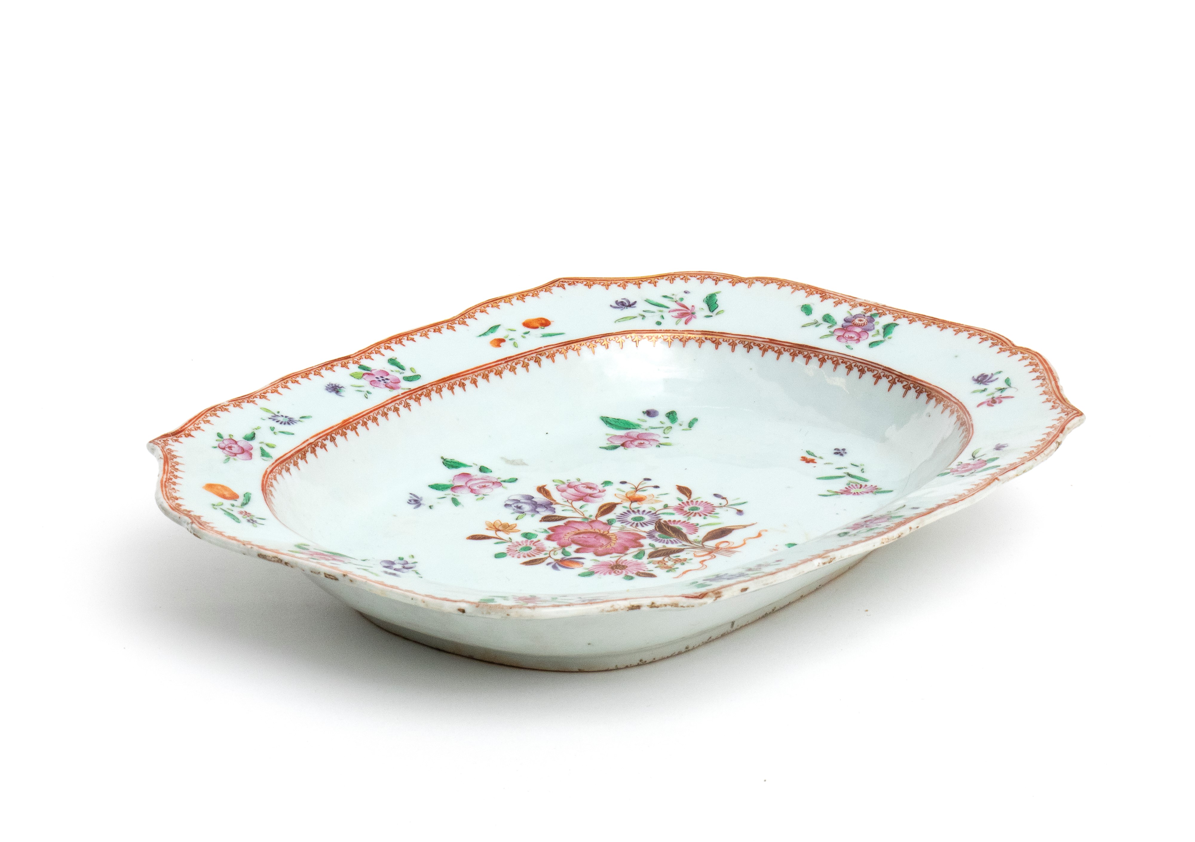 Cina, Vassoio in porcellana 'Famiglia Rosa', epoca Qing