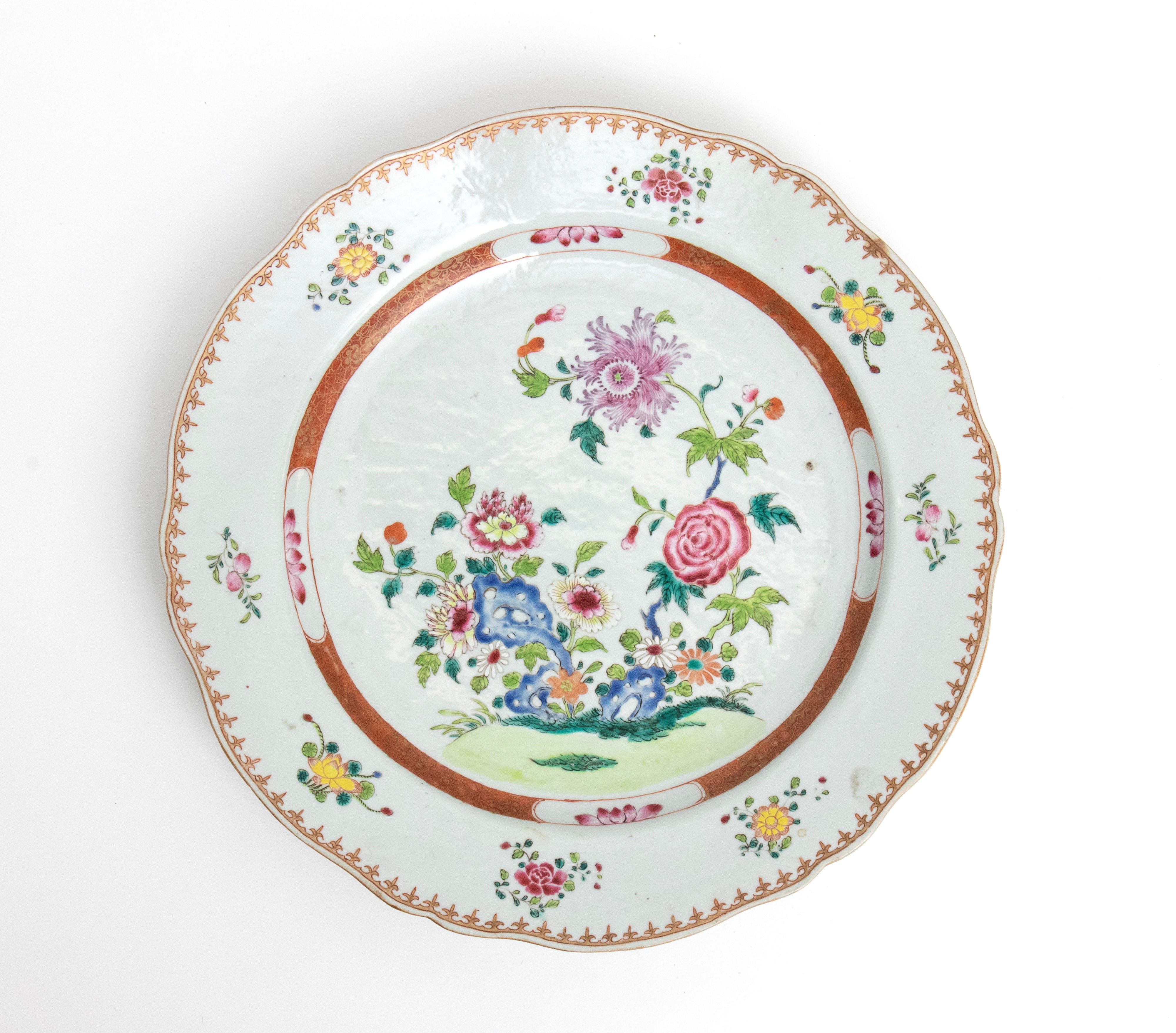 Piatto in porcellana cinese, Famiglia Rosa, epoca Qing