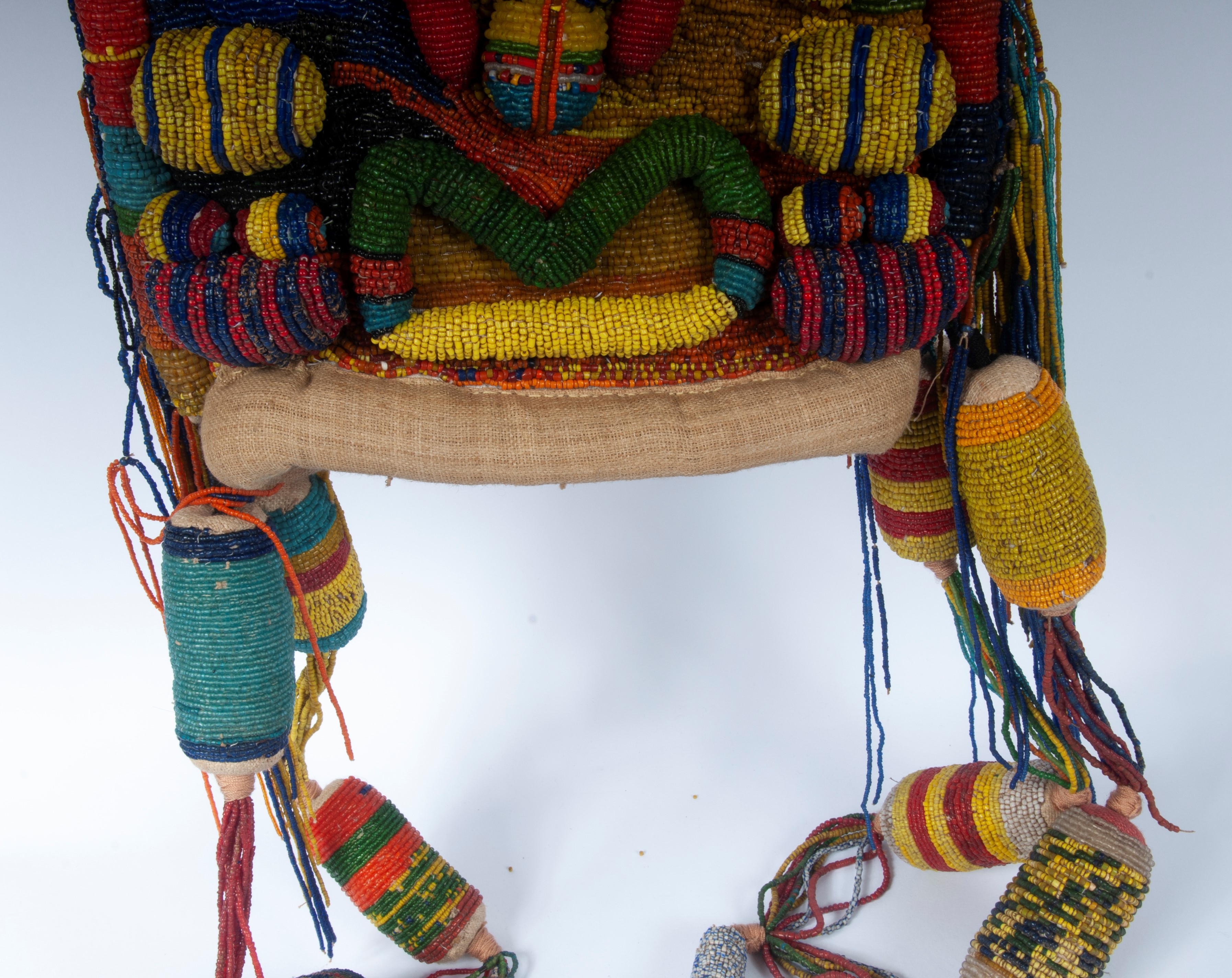 Borsa a tracolla etnica africana in stoffa con frange e perline
