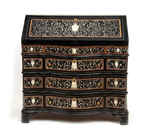 Ribalta a urna intarsiata in osso