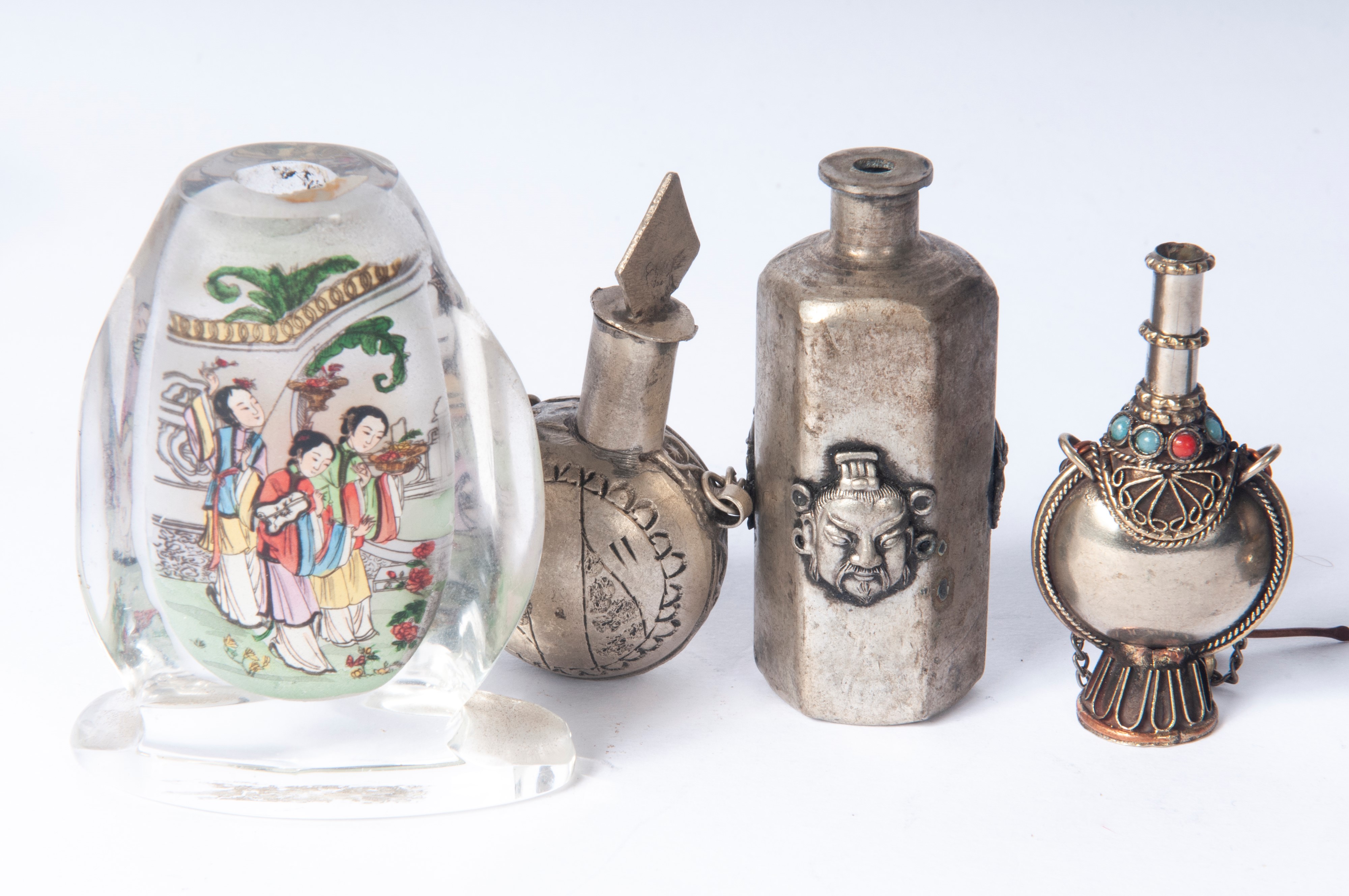 Bottiglie da fiuto (snuff bottles), lotto di 50 pezzi, XX secolo