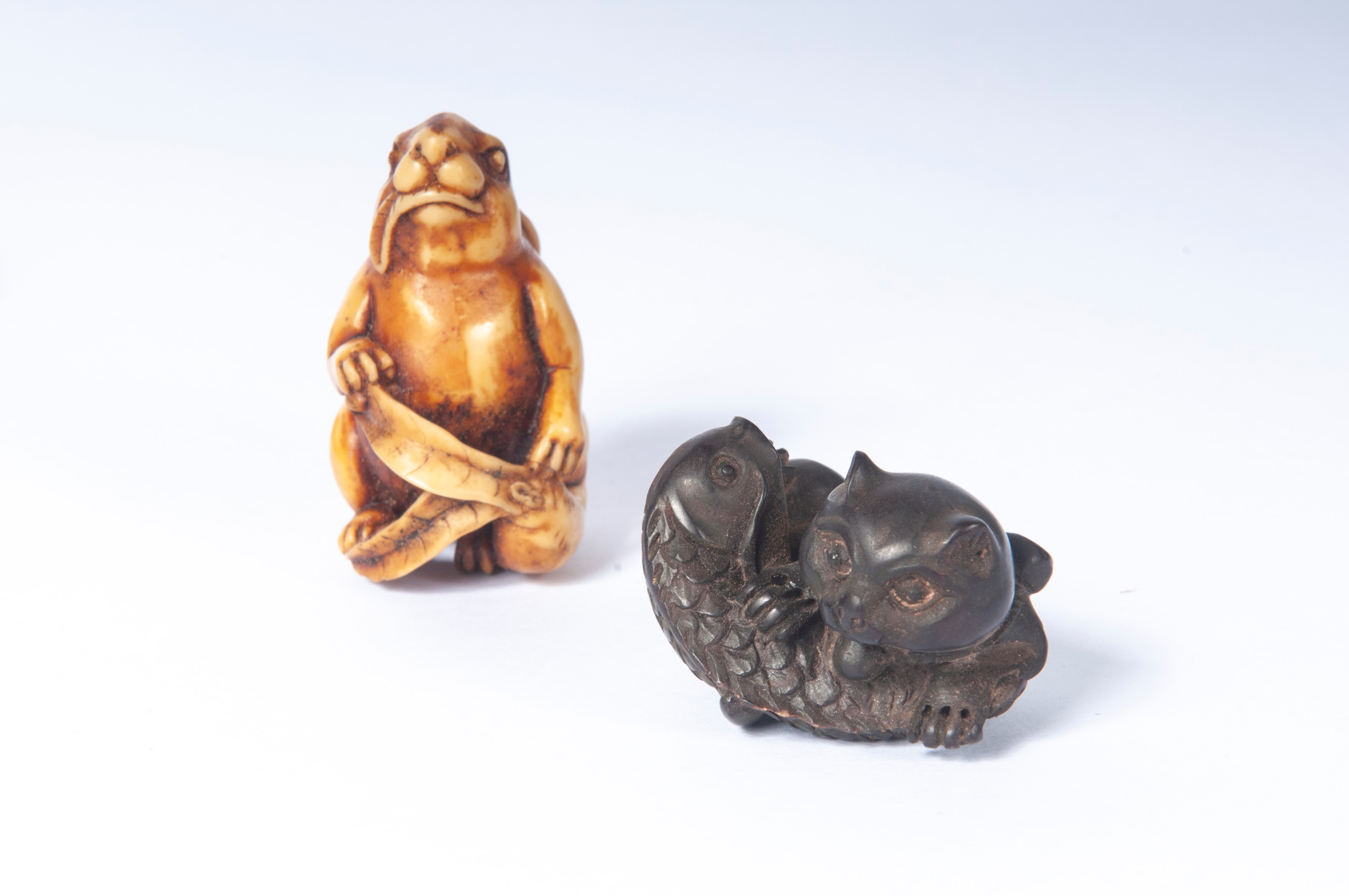 Lotto di 29 bottoni netsuke, XX secolo