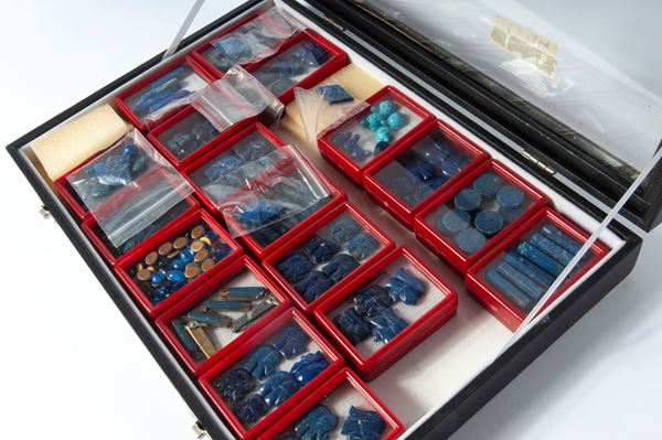 Lot of 18 boxes plus 6 sachets of lapis lazuli