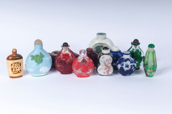 Lot of 20 snuff bottles