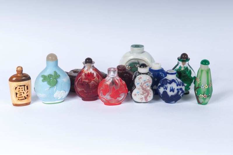 Lotto di 20 snuff bottles, XX secolo