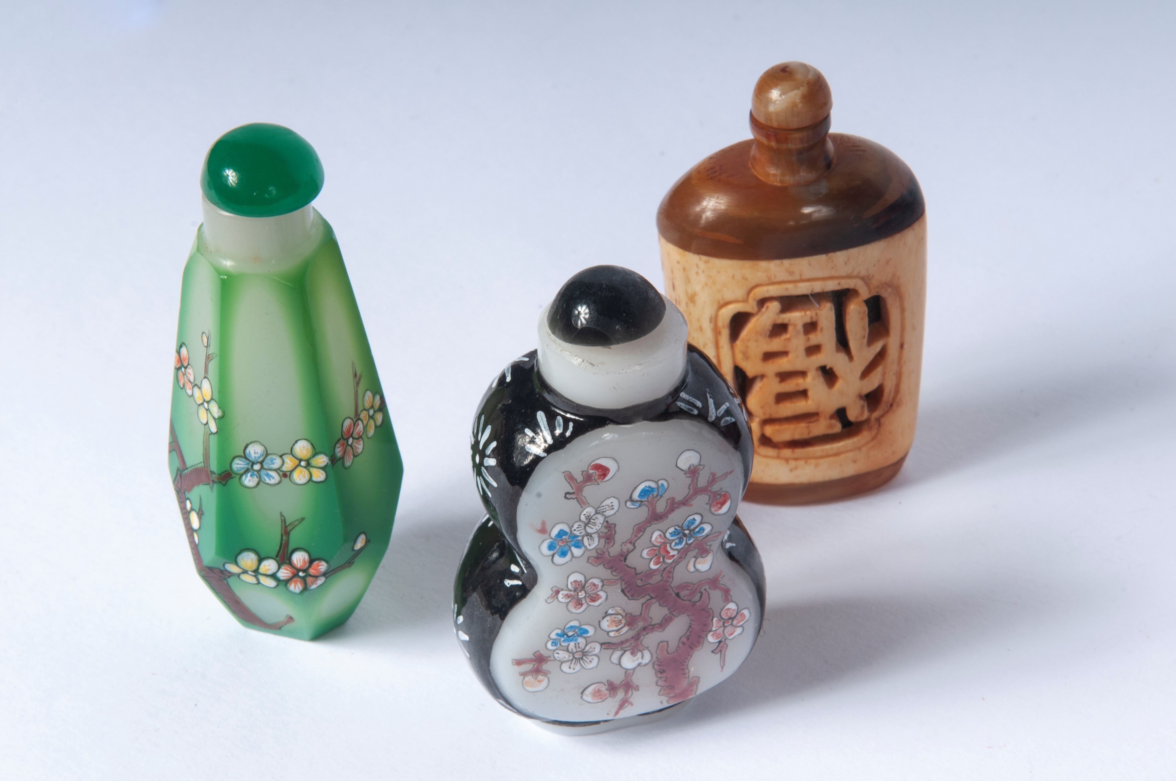 Lotto di 20 snuff bottles, XX secolo