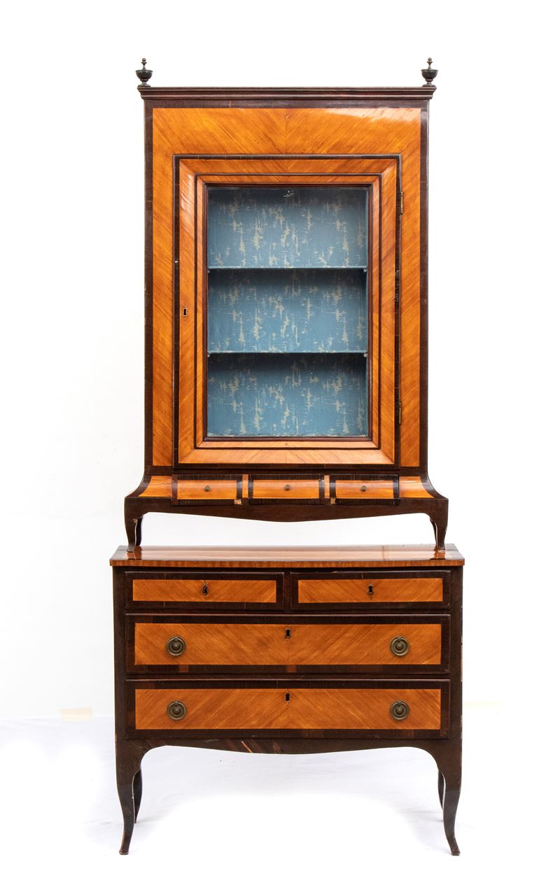 Comò con alzata a vetrina