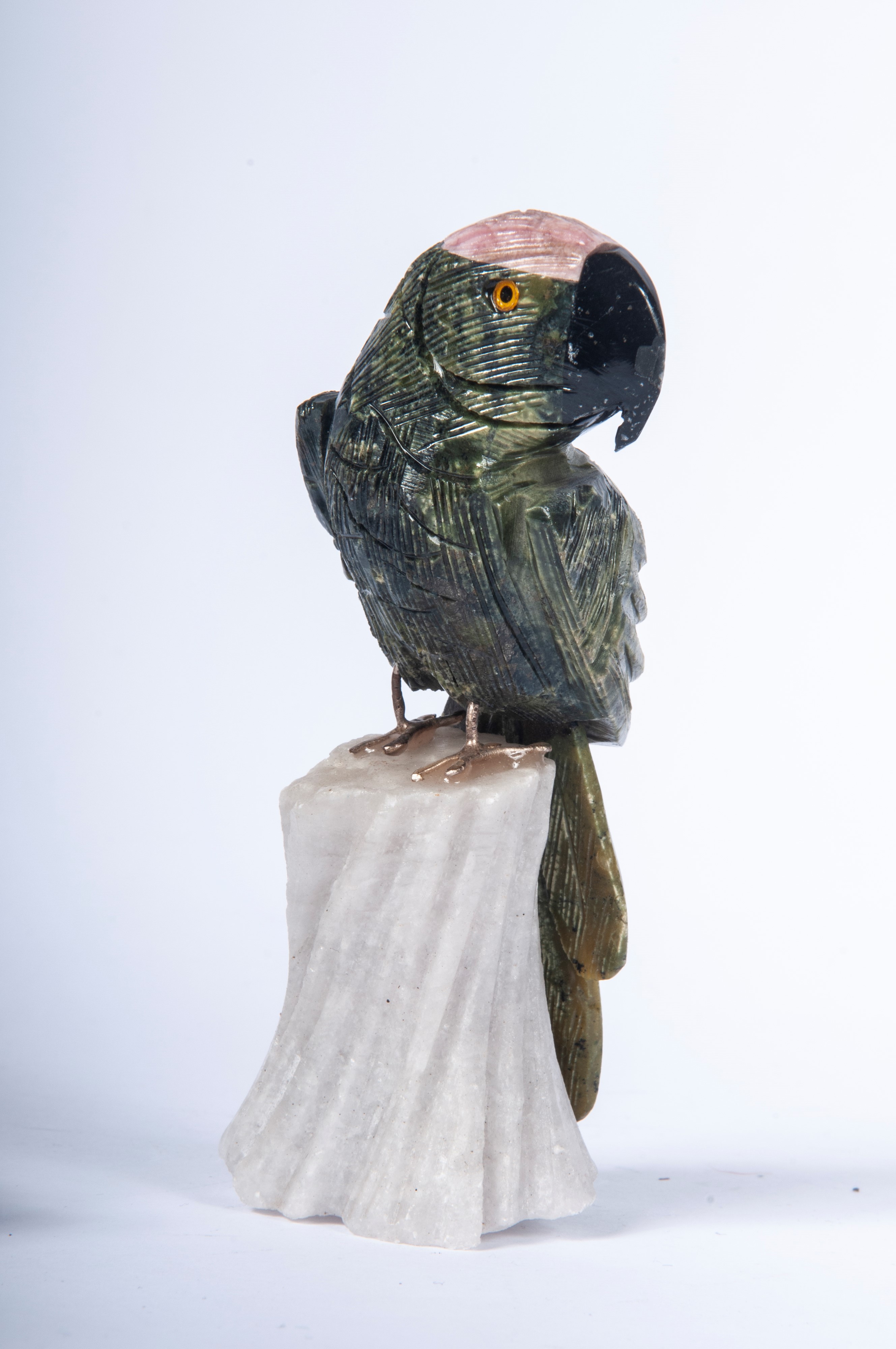 Lotto di 27 sculture di animali in materiale lapideo, XX secolo
