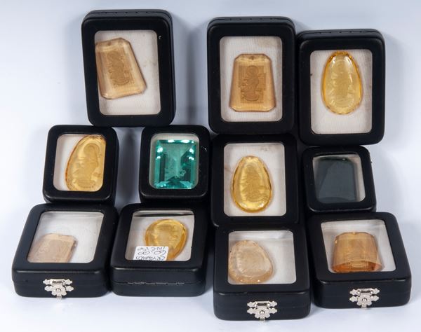 Lot of 11 engraved crystals worked on the grindstone