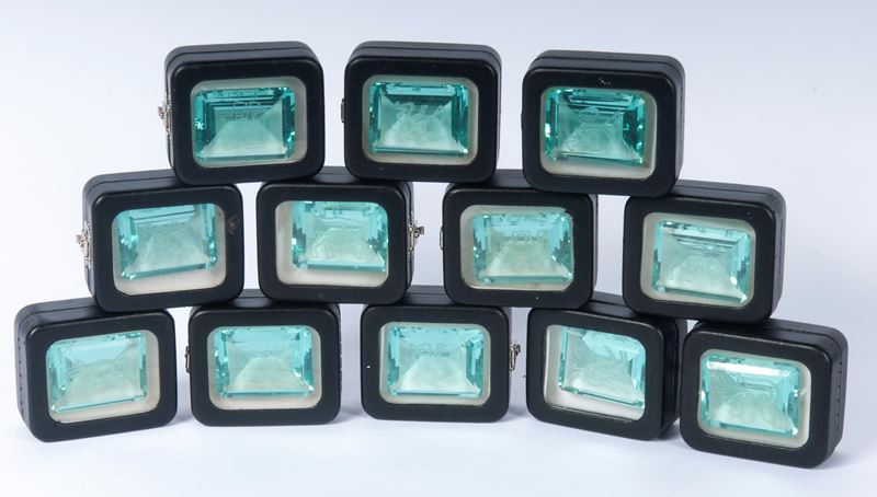 Cristalli incisi con segni zodiacali, lotto di 12 pezzi, XX secolo