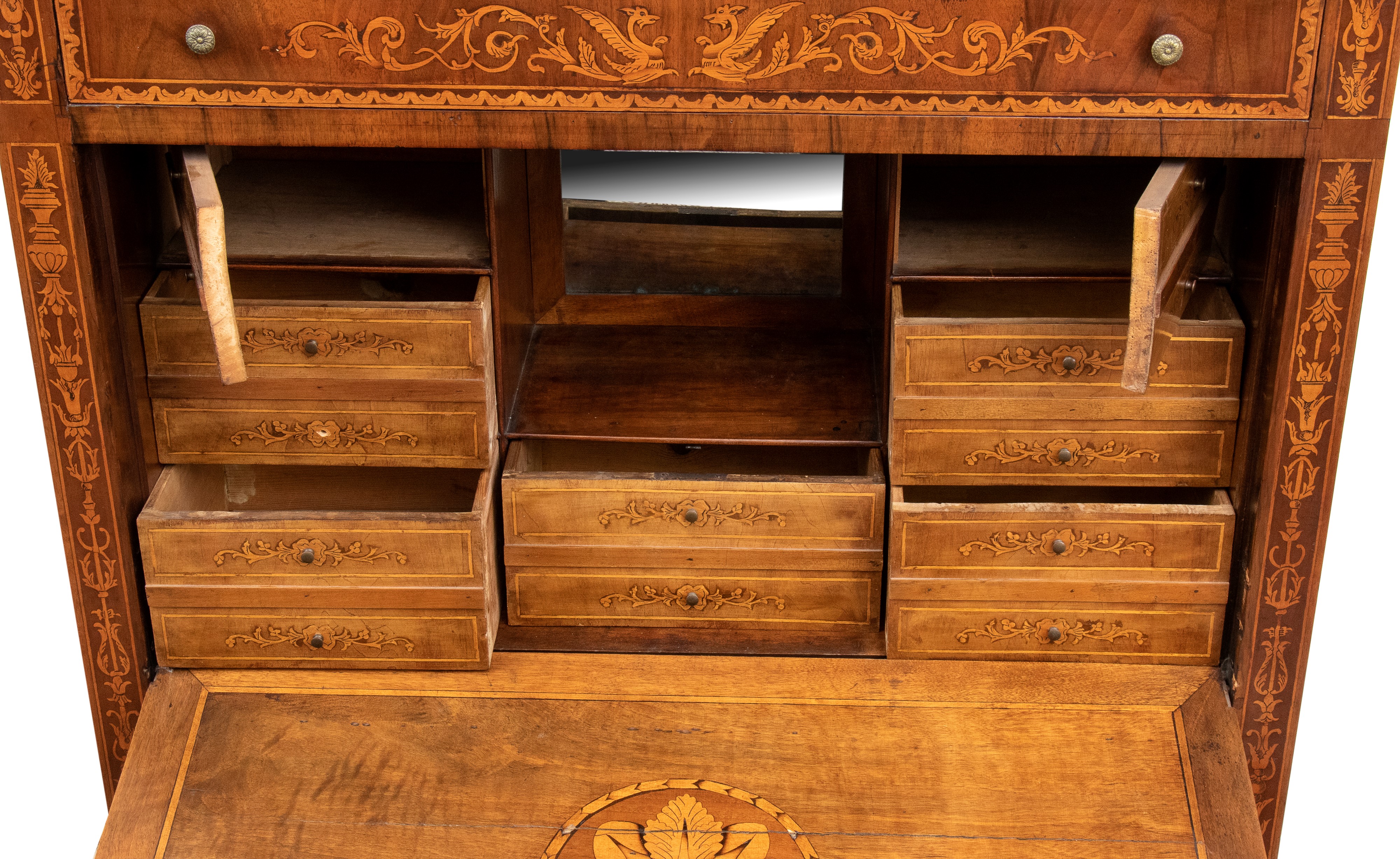 Secretaire intarsiato lombardo, in legno di noce, XIX secolo