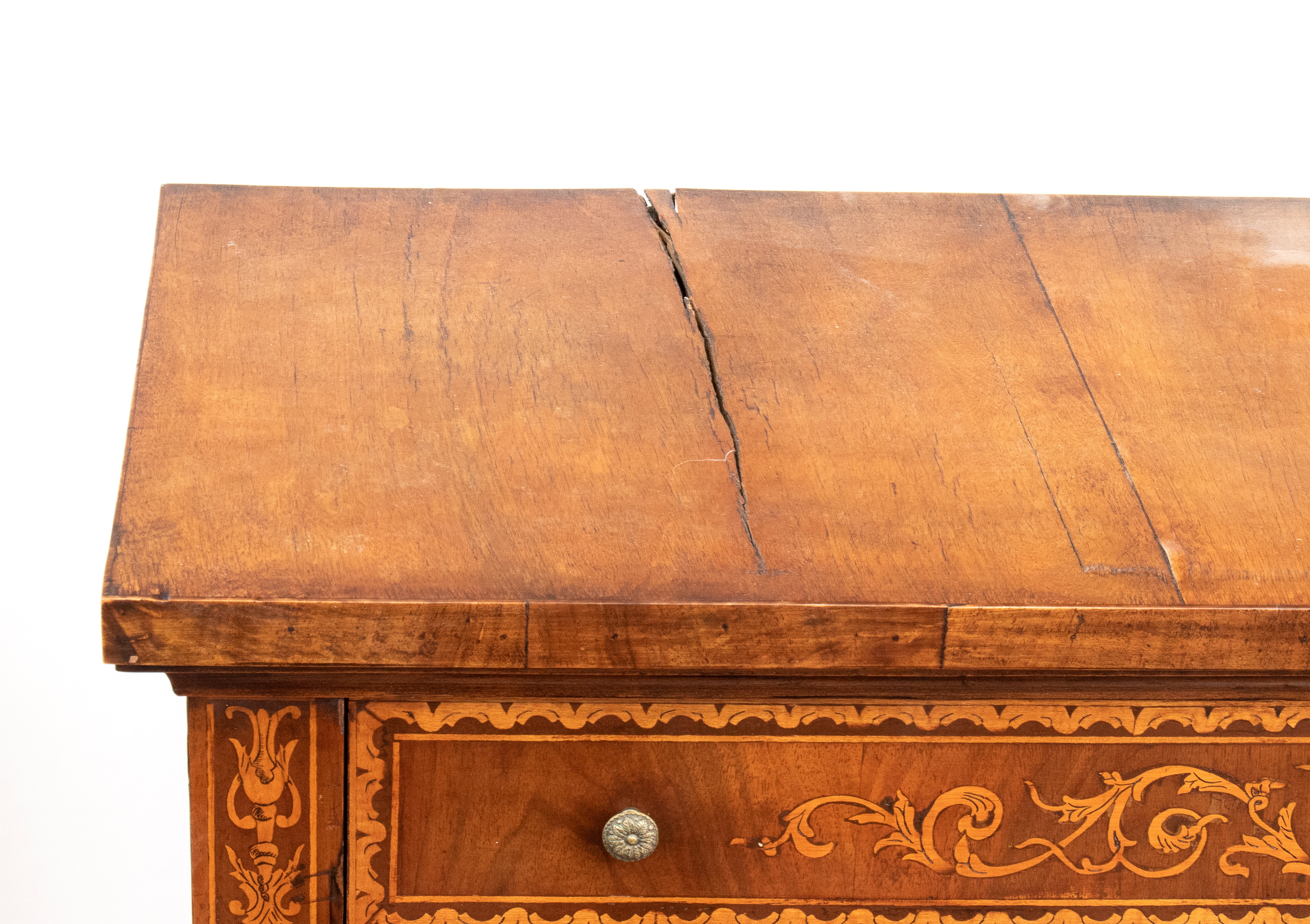 Secretaire intarsiato lombardo, in legno di noce, XIX secolo