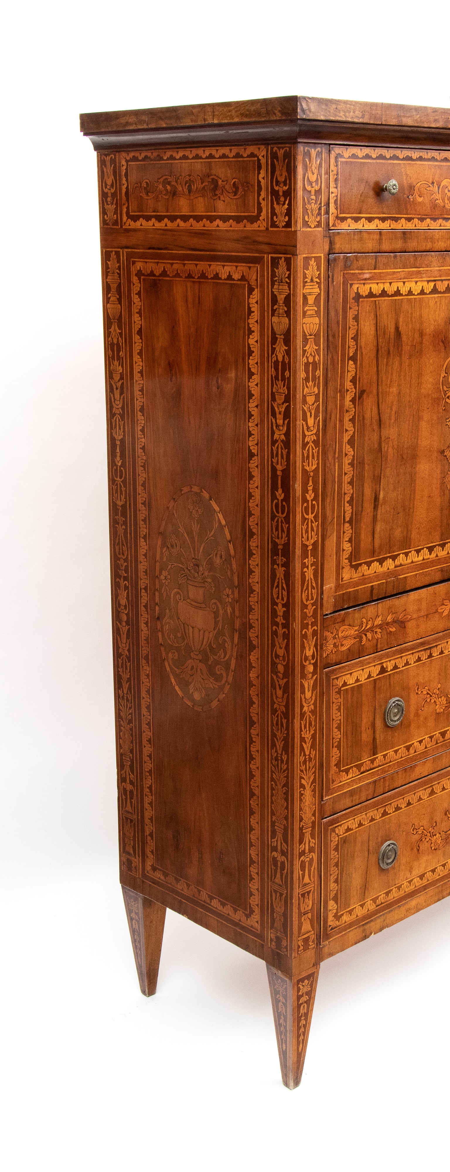 Secretaire intarsiato lombardo, in legno di noce, XIX secolo