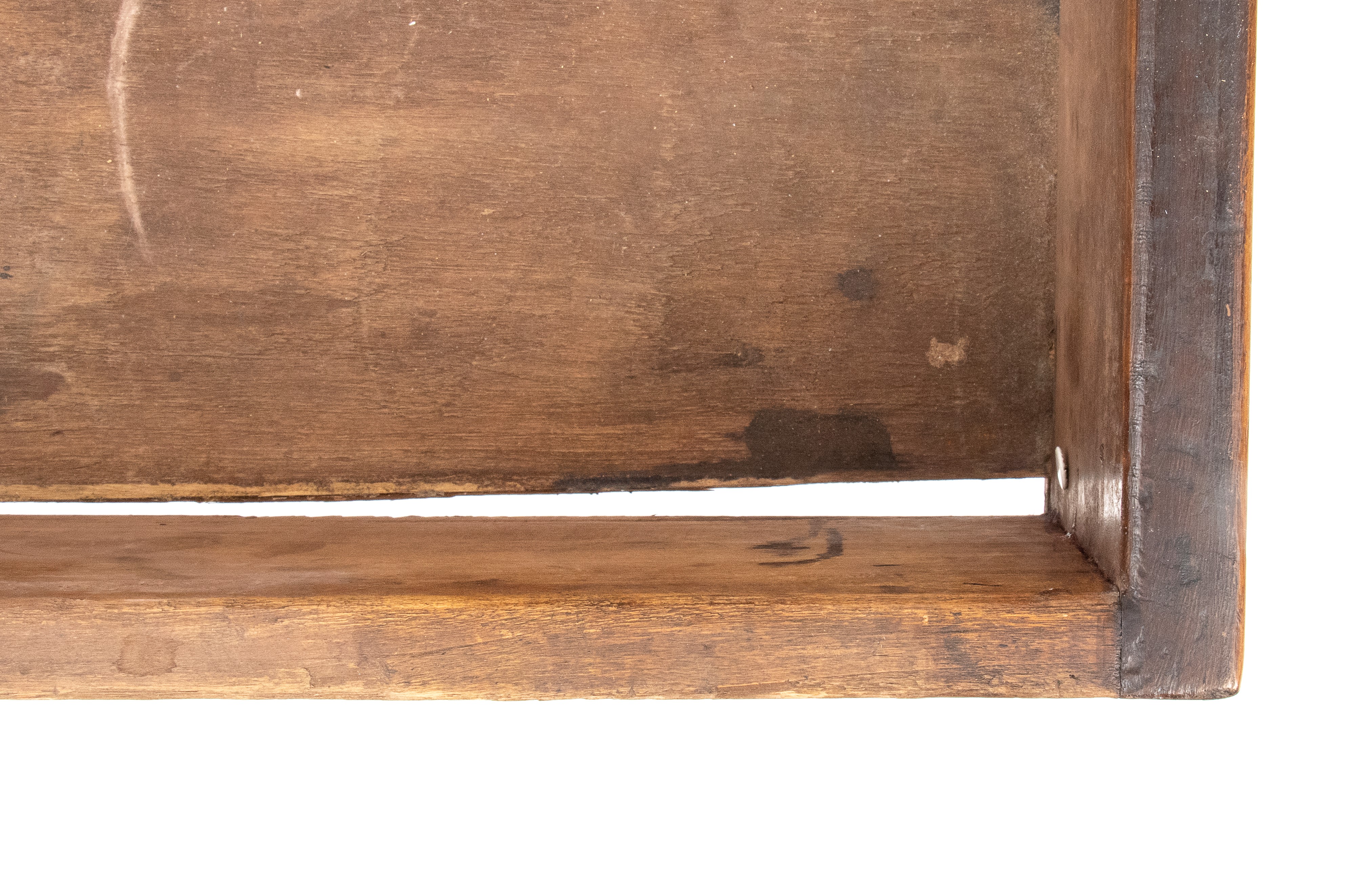 Scrittoio da centro lombardo, Luigi XVI, legno di noce e intarsi in legno di bosso, XVIII secolo