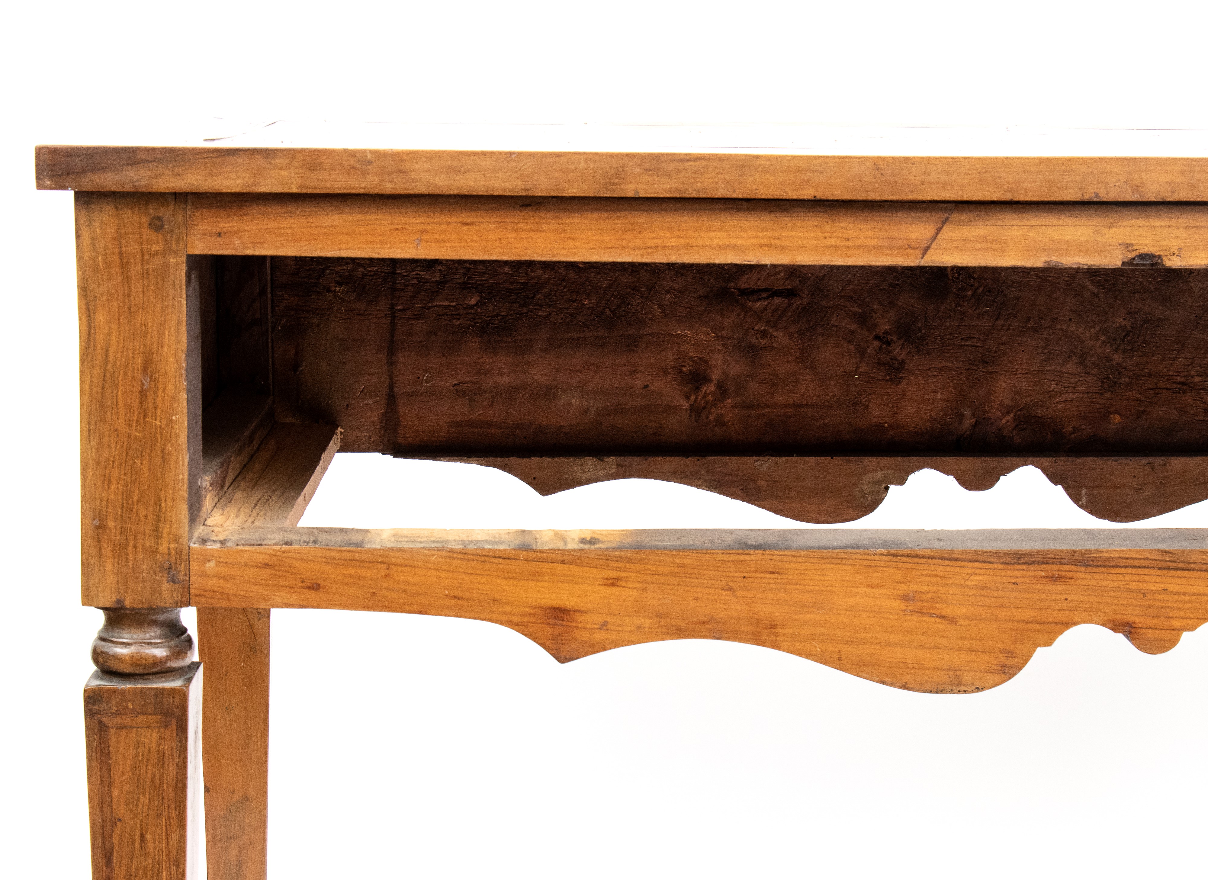 Scrittoio da centro lombardo, Luigi XVI, legno di noce e intarsi in legno di bosso, XVIII secolo