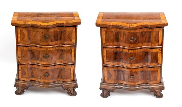 Coppia di comoncini lombardi