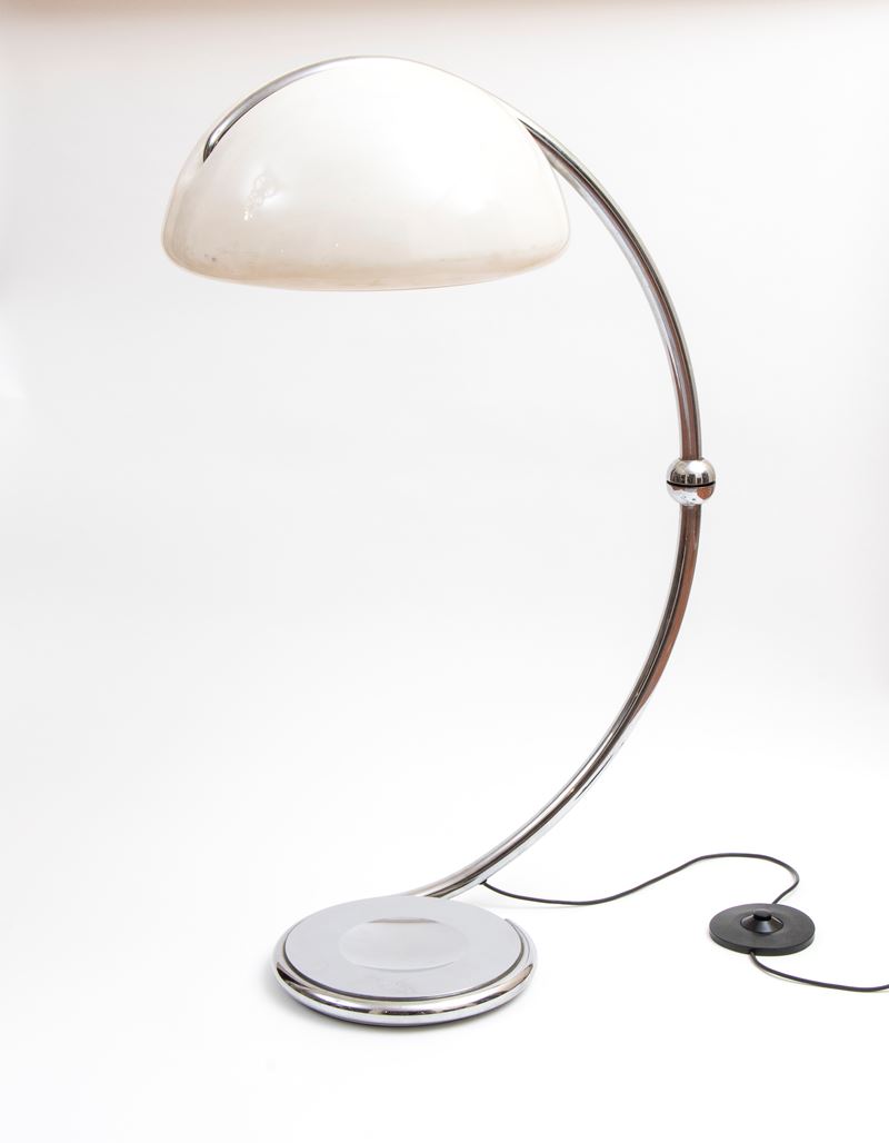 Elio Martinelli - Lampada da terra Serpente con diffusore in metacrilato opal bianco