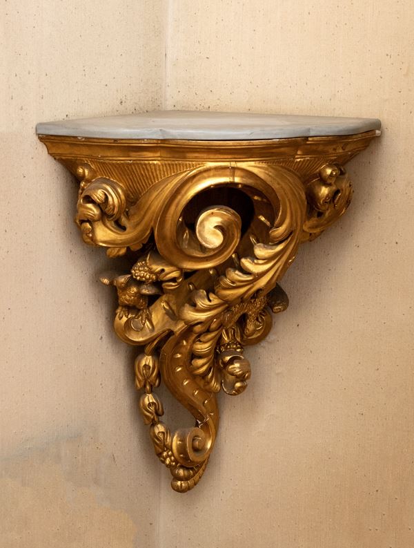 Coppia di console italiane dorate ad angolo, Luigi XVI