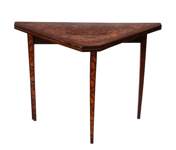 Tavolo da gioco olandese intarsiato