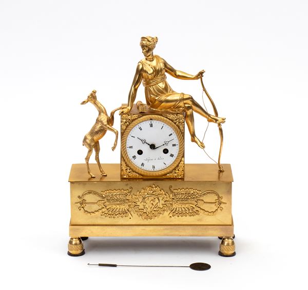 LEPIN &#192; PARIS - Orologio da tavolo in bronzo dorato, Impero