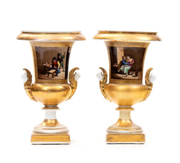 Coppia di vasi francesi in porcellana