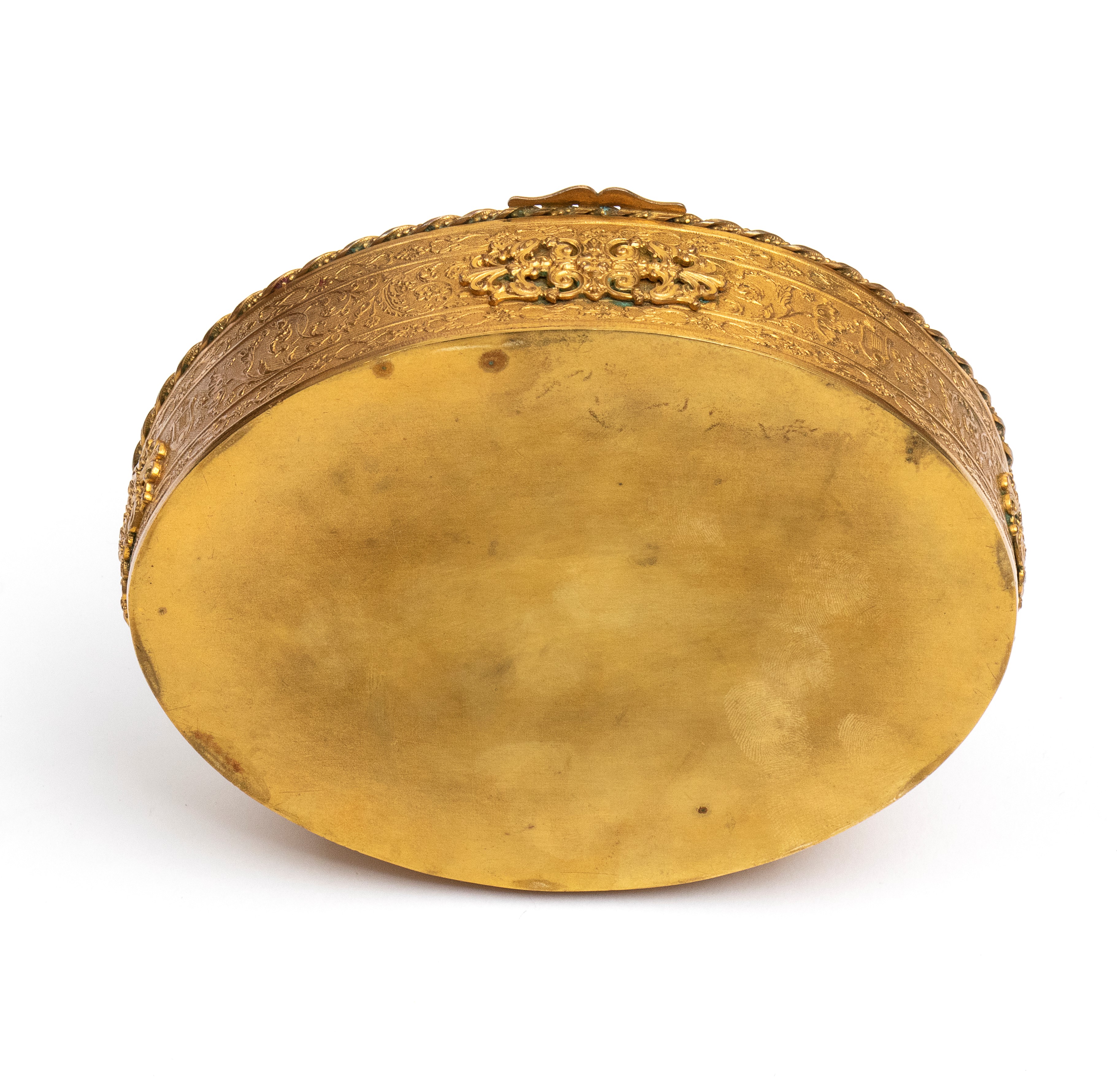 Scatola ovale con miniatura di dama, ottone dorato, Francia, XIX secolo