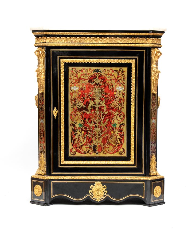 Hippolyte-edmé Pretot - Credenza ad un anta in stile Boulle con decorazioni in bronzo dorato e ap...