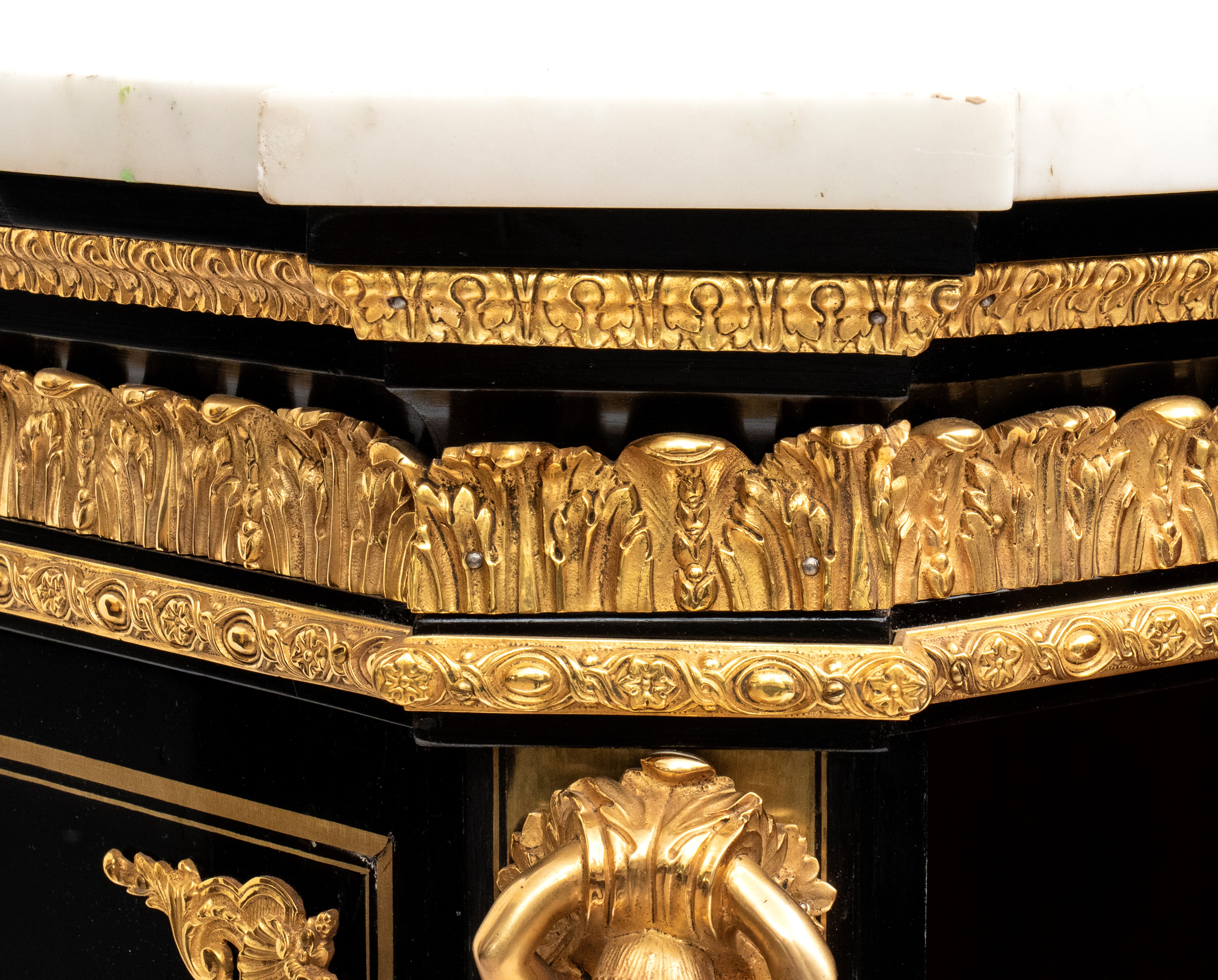 Hippolyte-edmé Pretot - Credenza ad un anta in stile Boulle con decorazioni in bronzo dorato e ap...