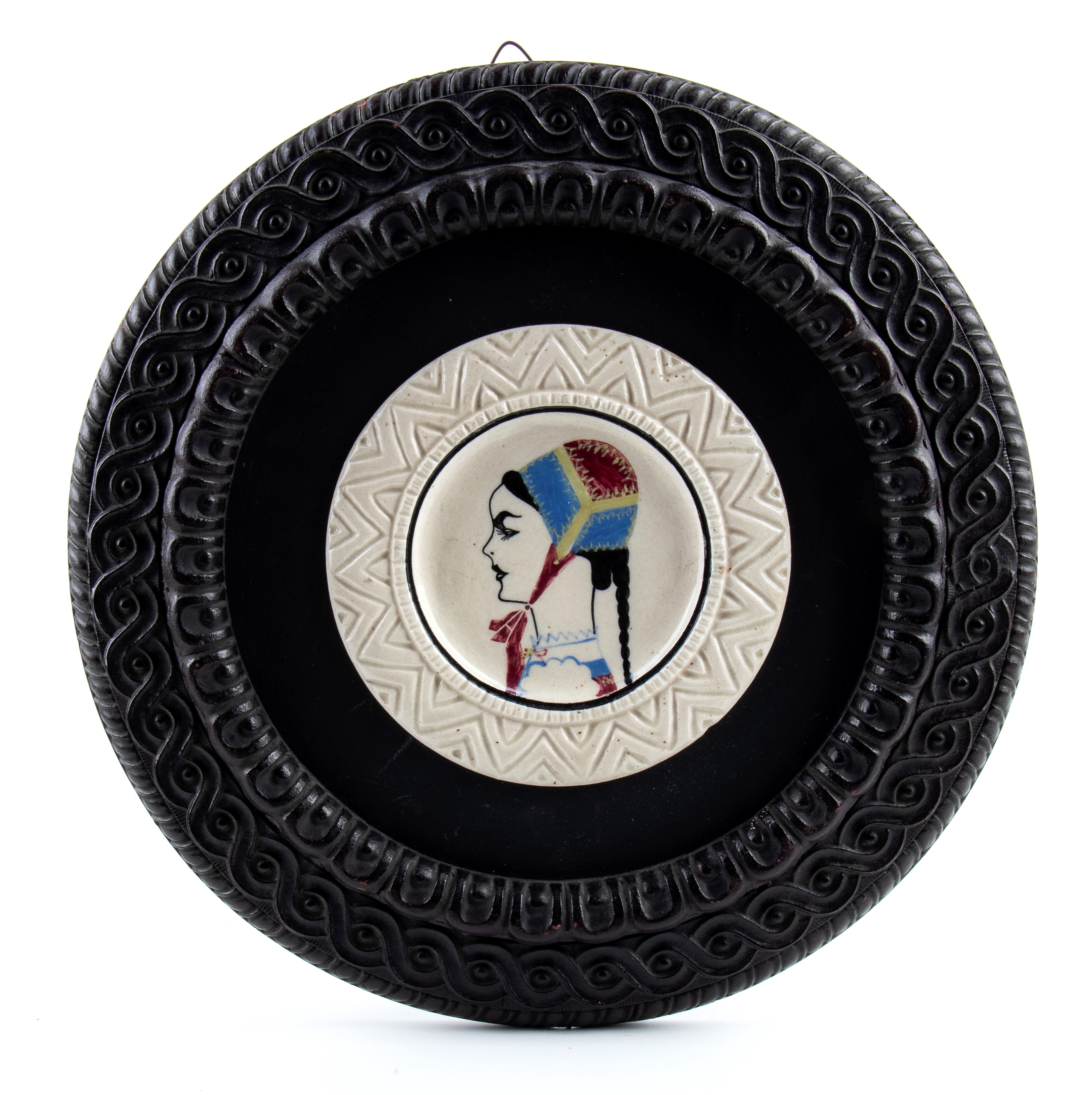 Tondo con giovane donna in costume desulese