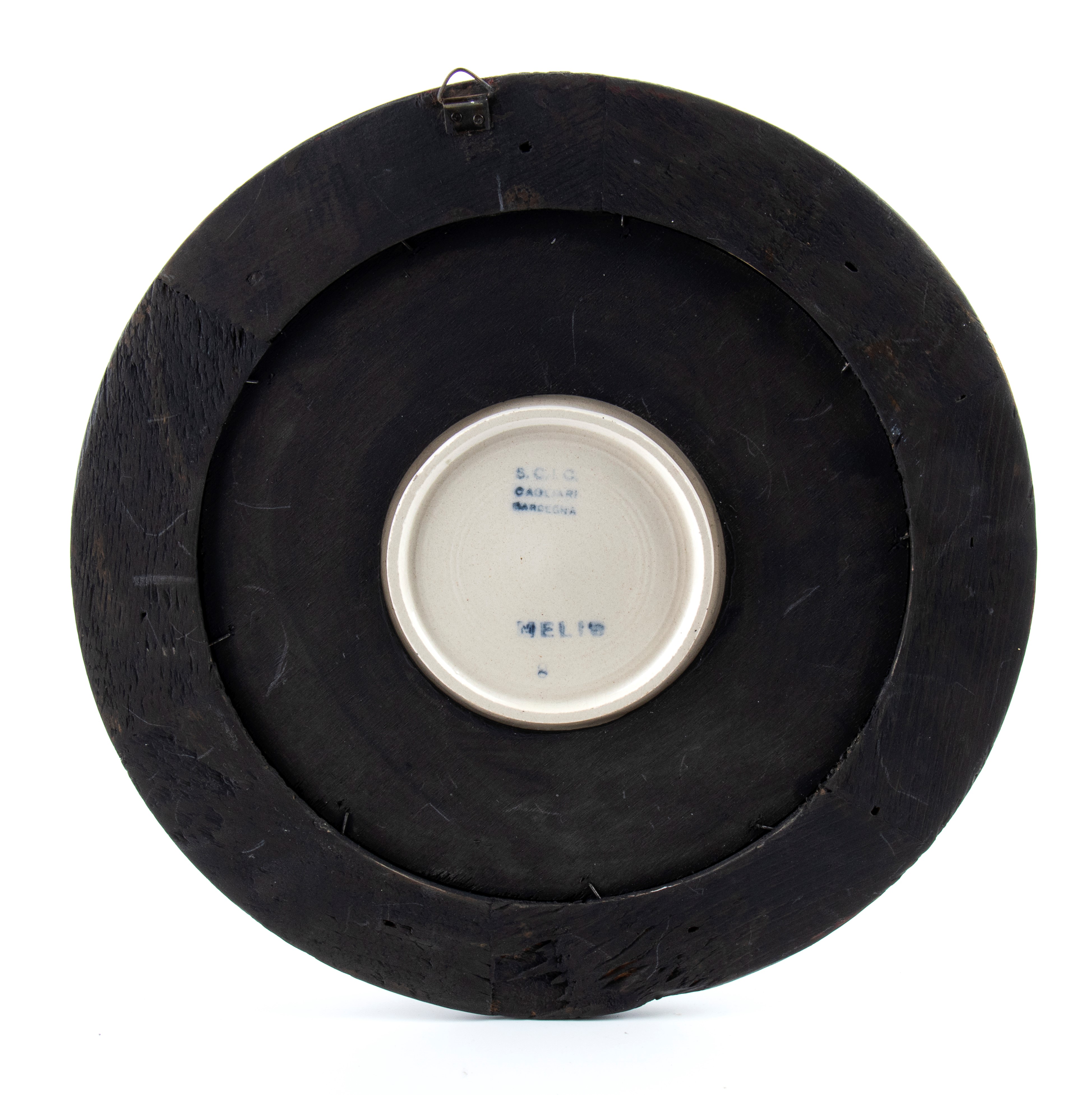 Tondo con giovane donna in costume desulese