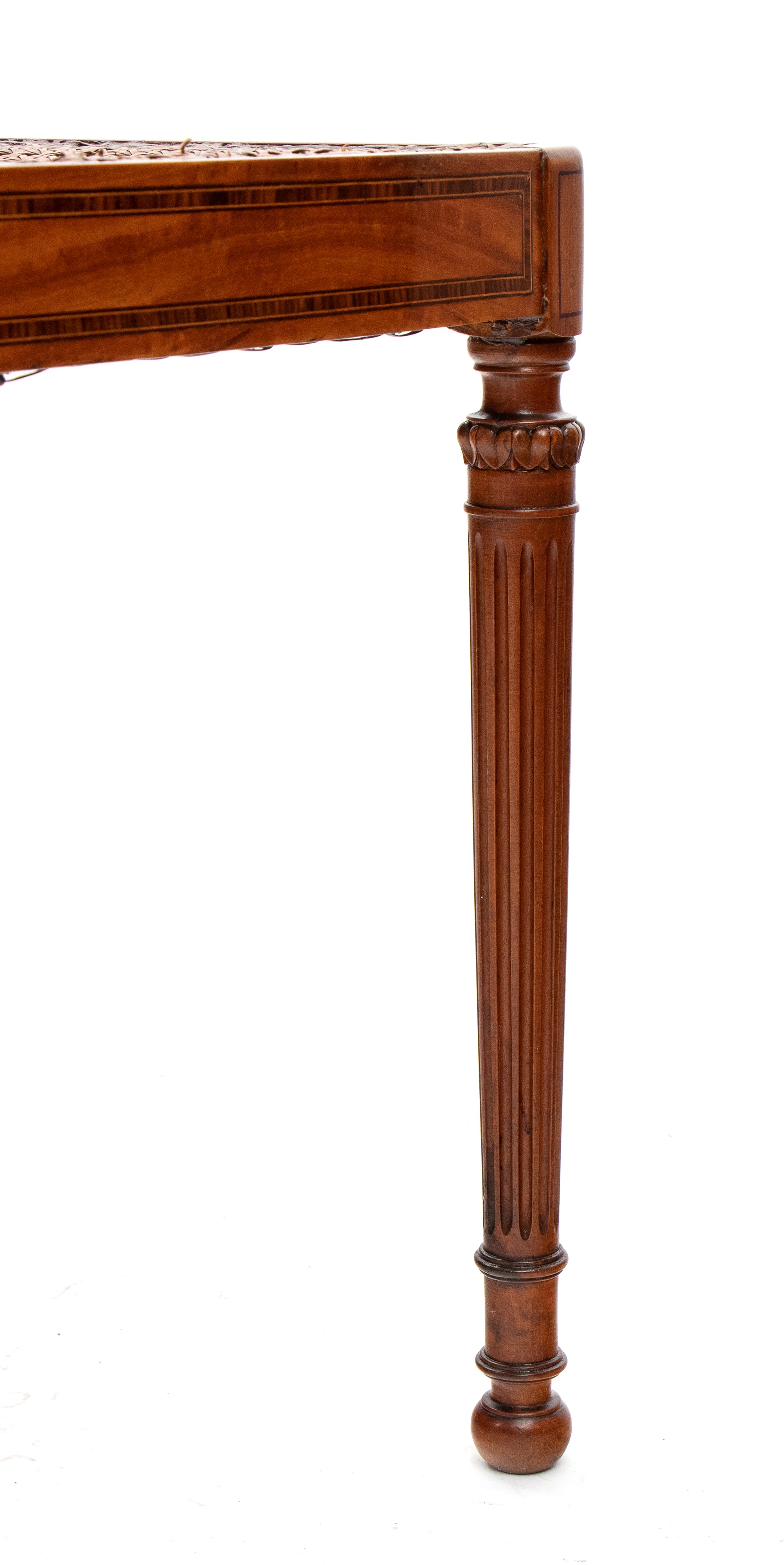 Coppia di sedie dipinte in stile Sheraton, legno di satinwood, XIX secolo