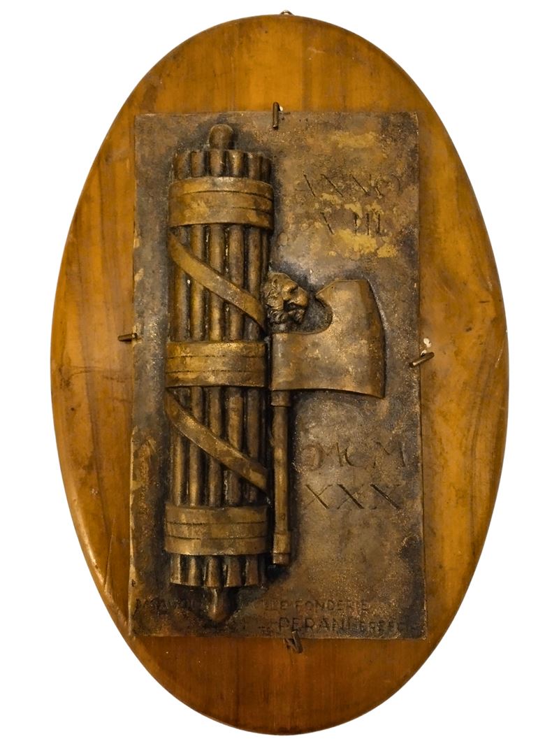 Placca in bronzo con Fascio Littorio, fusione di bronzo, prima metà XX secolo