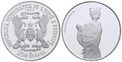 Sao Tome' e Principe. 250 Dobras 1977 "indipendenza". Ag. 17,4gr. Km 35. in Astuccio Celeste Orig...