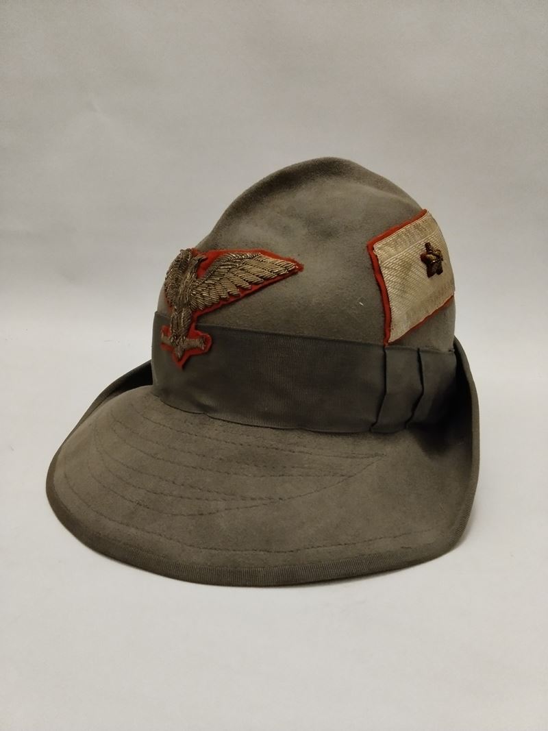 Italia, RSI, Cappello alpino da generale di Brigata in feltro grigio