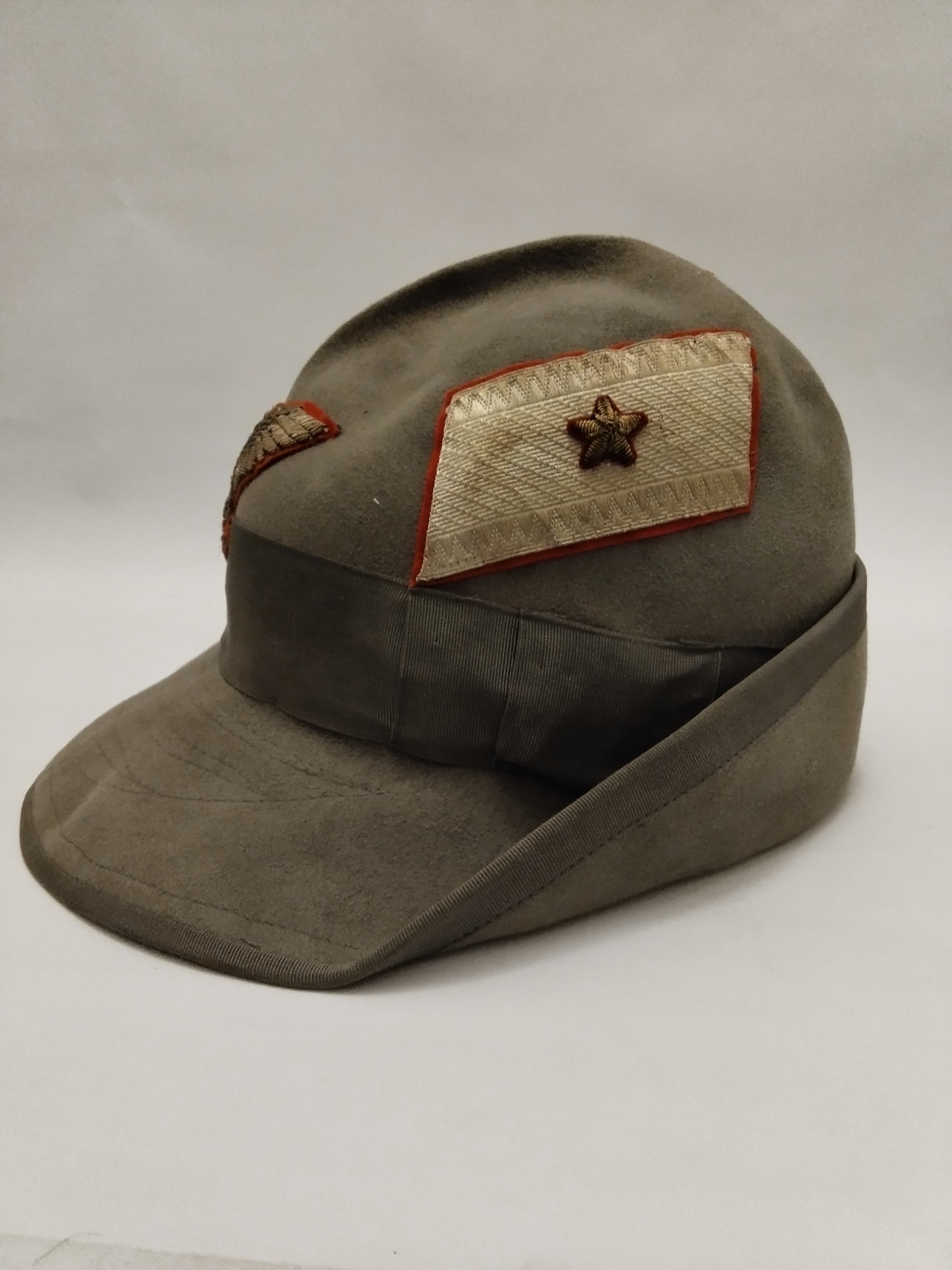 Italia, RSI, Cappello alpino da generale di Brigata in feltro grigio