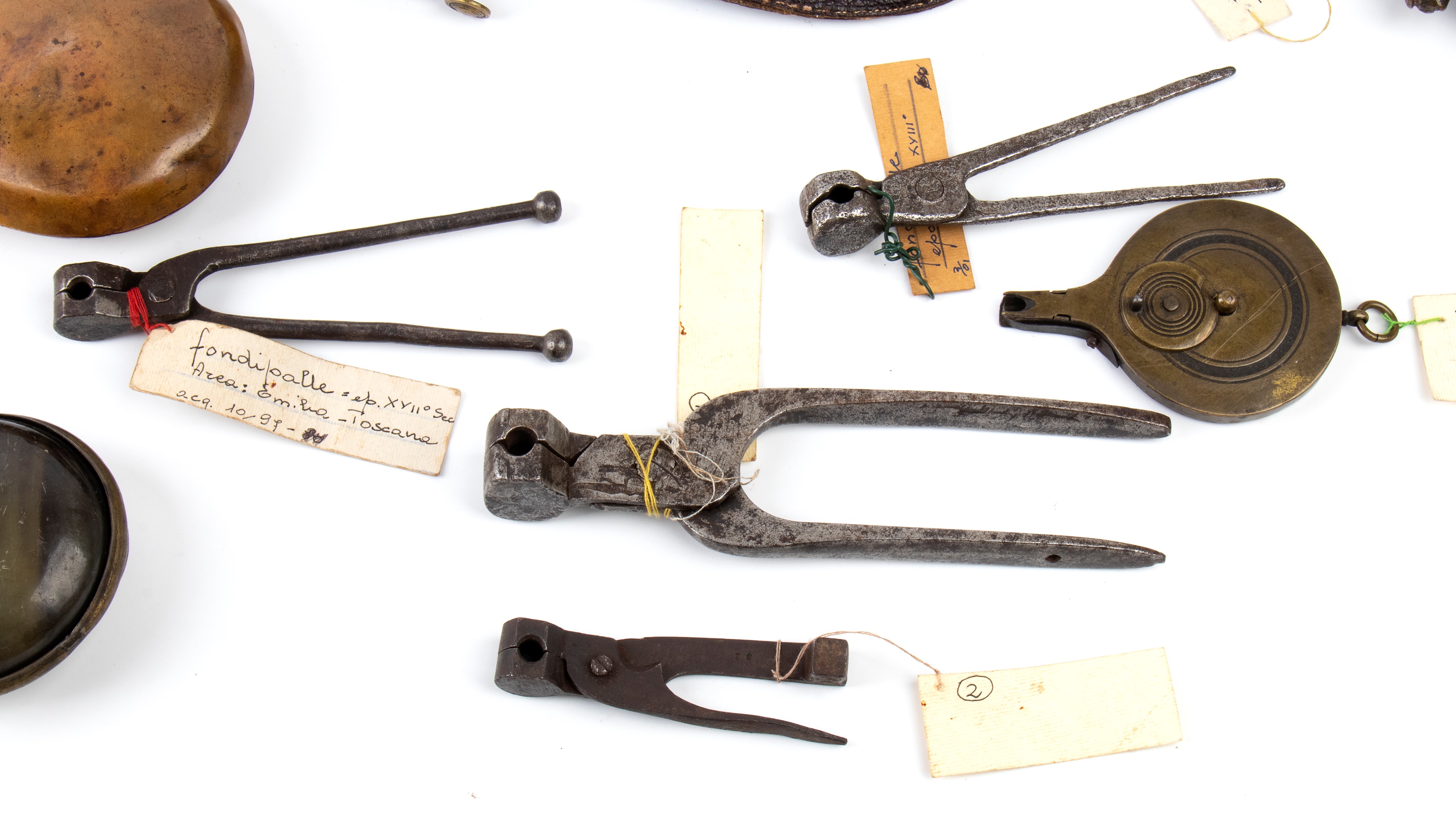 Una collezione di portapolvere da sparo