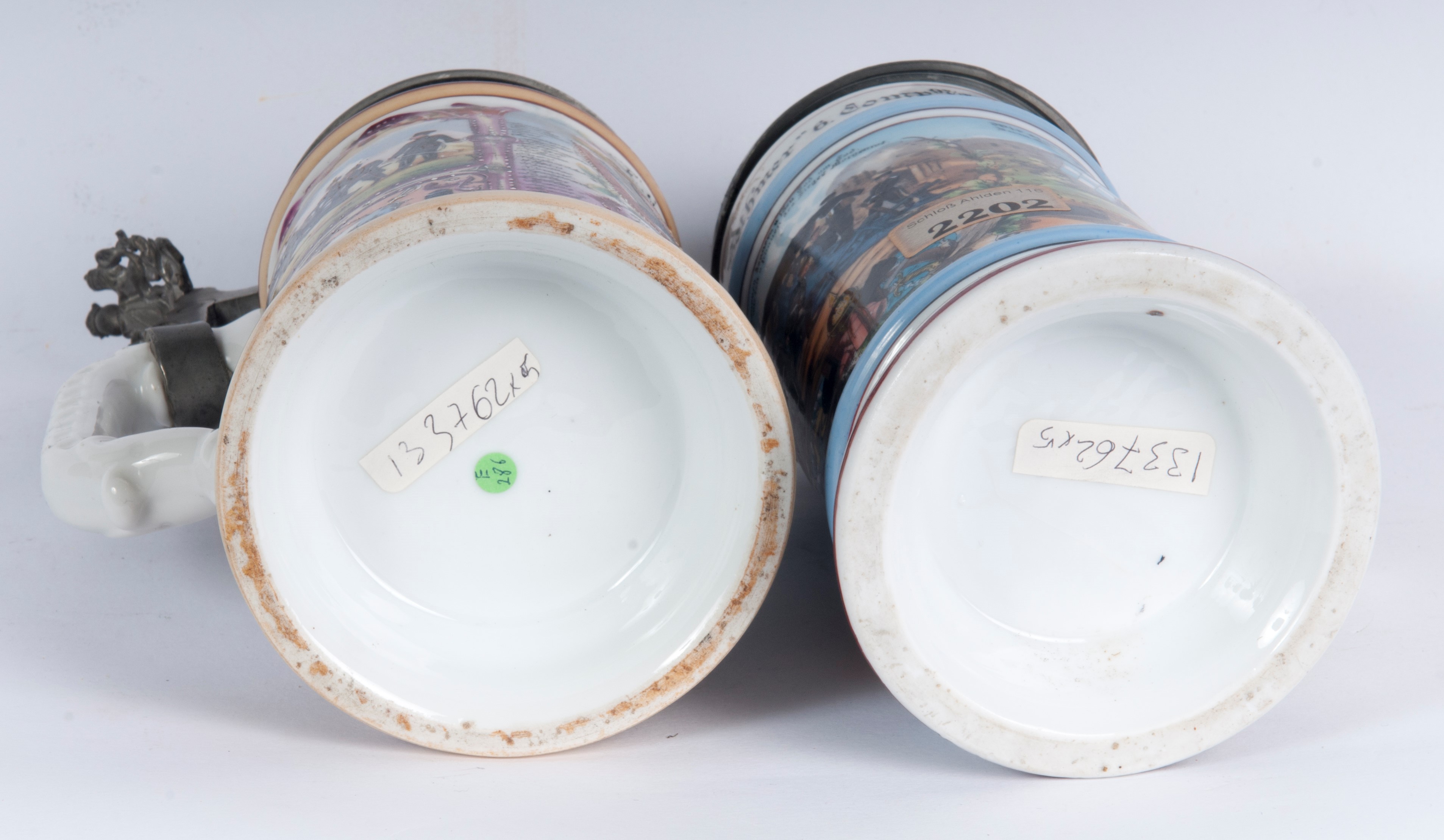 Boccale del riservista, lotto di cinque ceramiche policrome con coperchio in peltro