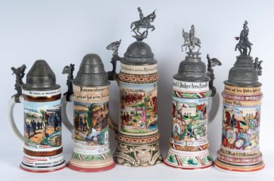 Boccale del riservista, lotto di cinque, ceramica policroma con coperchio in peltro, primo quarto...