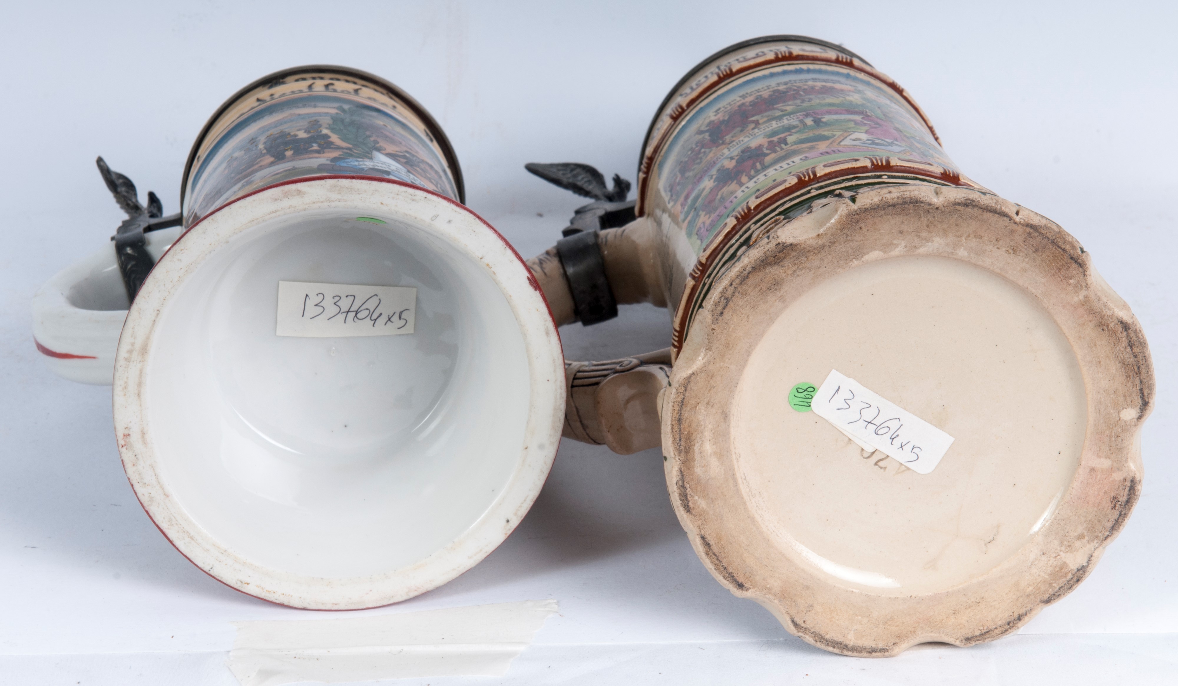 Boccale del riservista, lotto di cinque, ceramica policroma con coperchio in peltro, primo quarto...