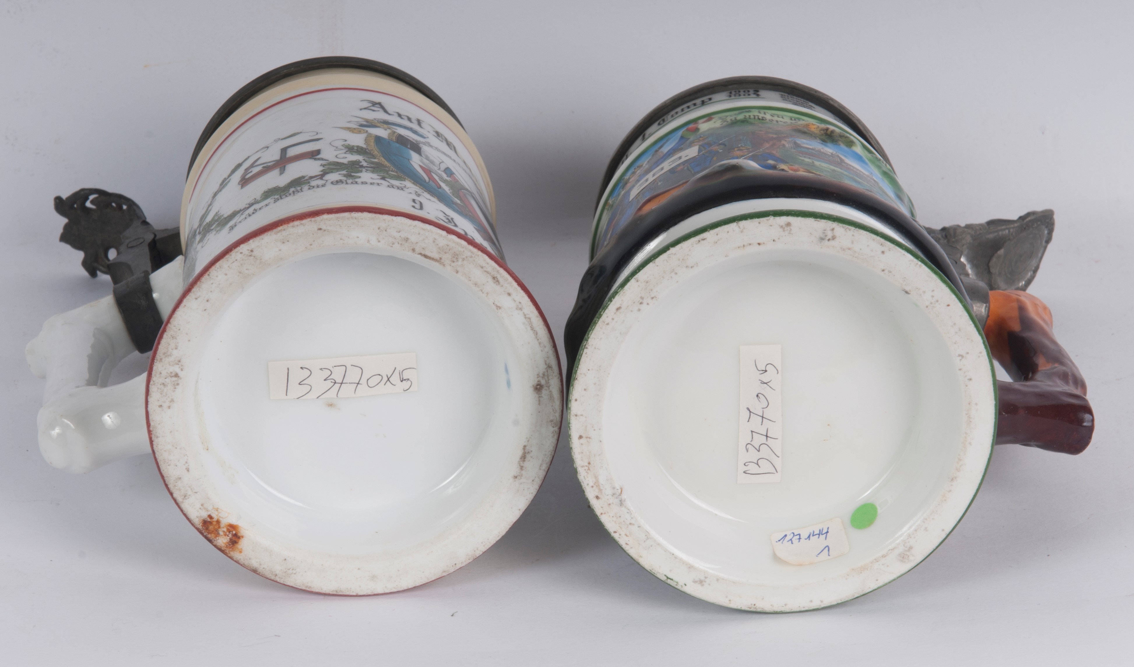 Boccale del riservista, lotto di cinque pezzi in ceramica policroma con coperchi in peltro
