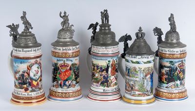 Boccale del riservista, lotto di cinque in ceramica policroma con coperchio in peltro