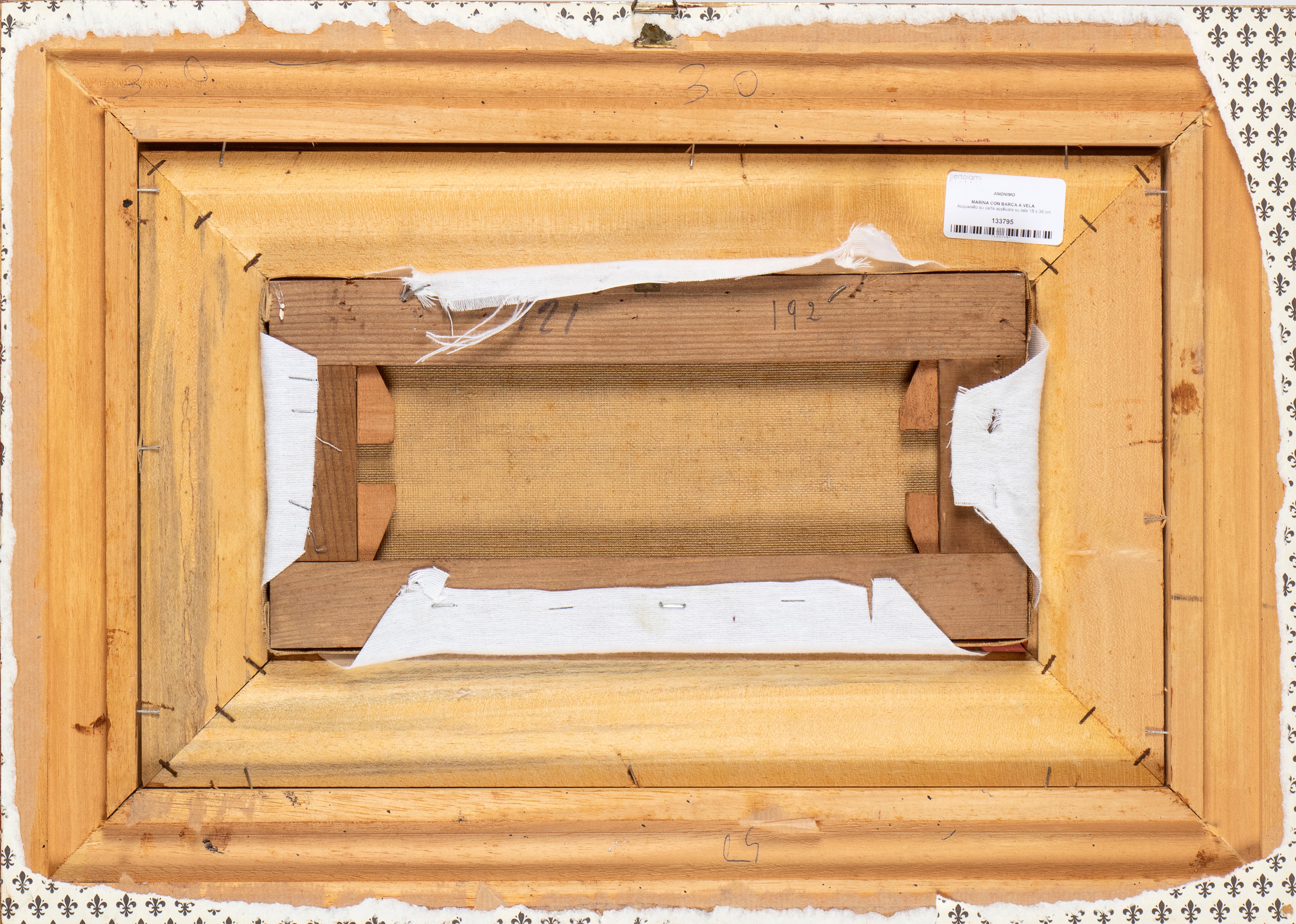 Marina con barca a vela