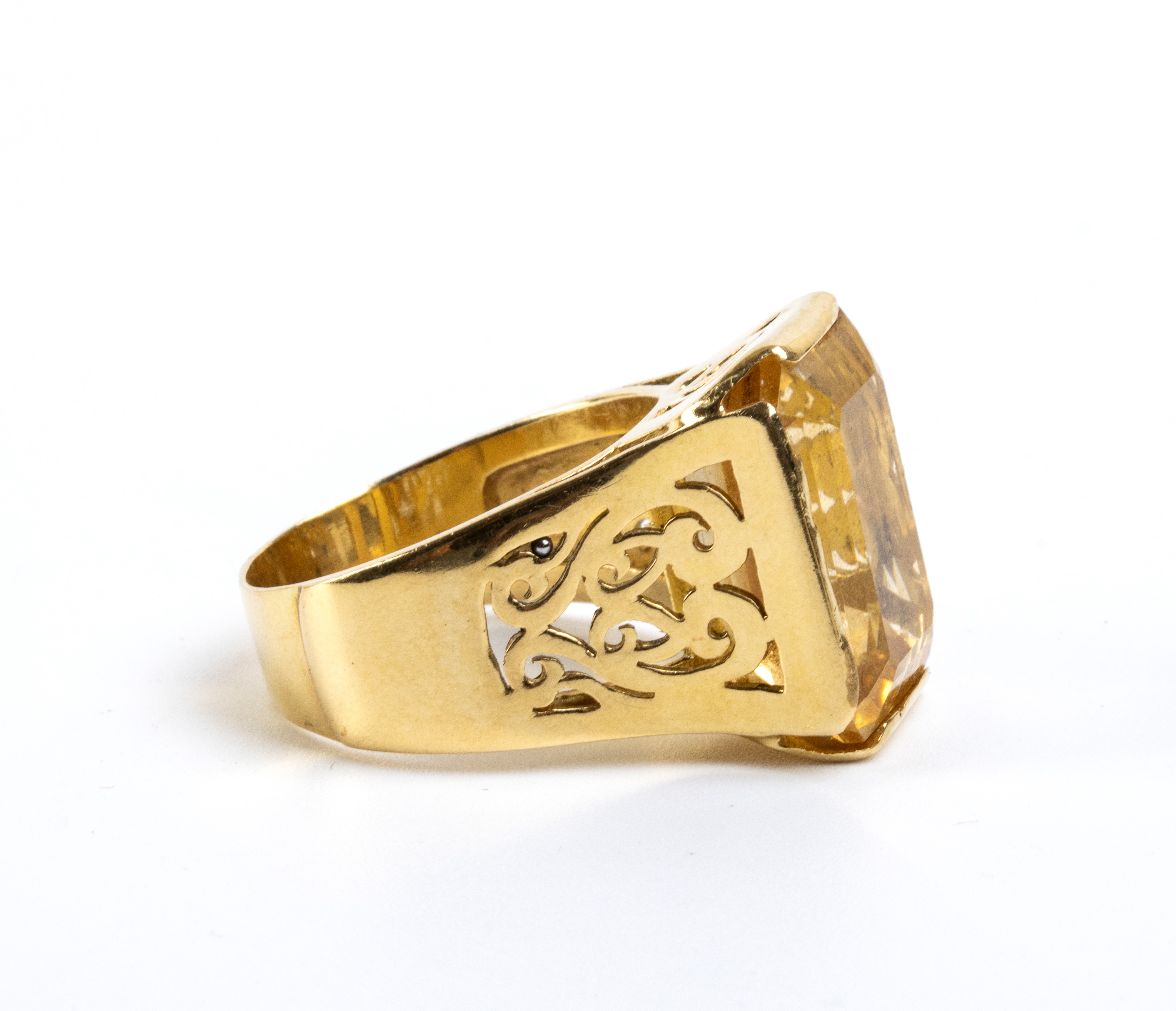 Parure in oro e pietre