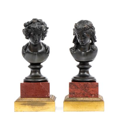 Scultore Francese del XIX secolo, Coppia di busti in bronzo patinato